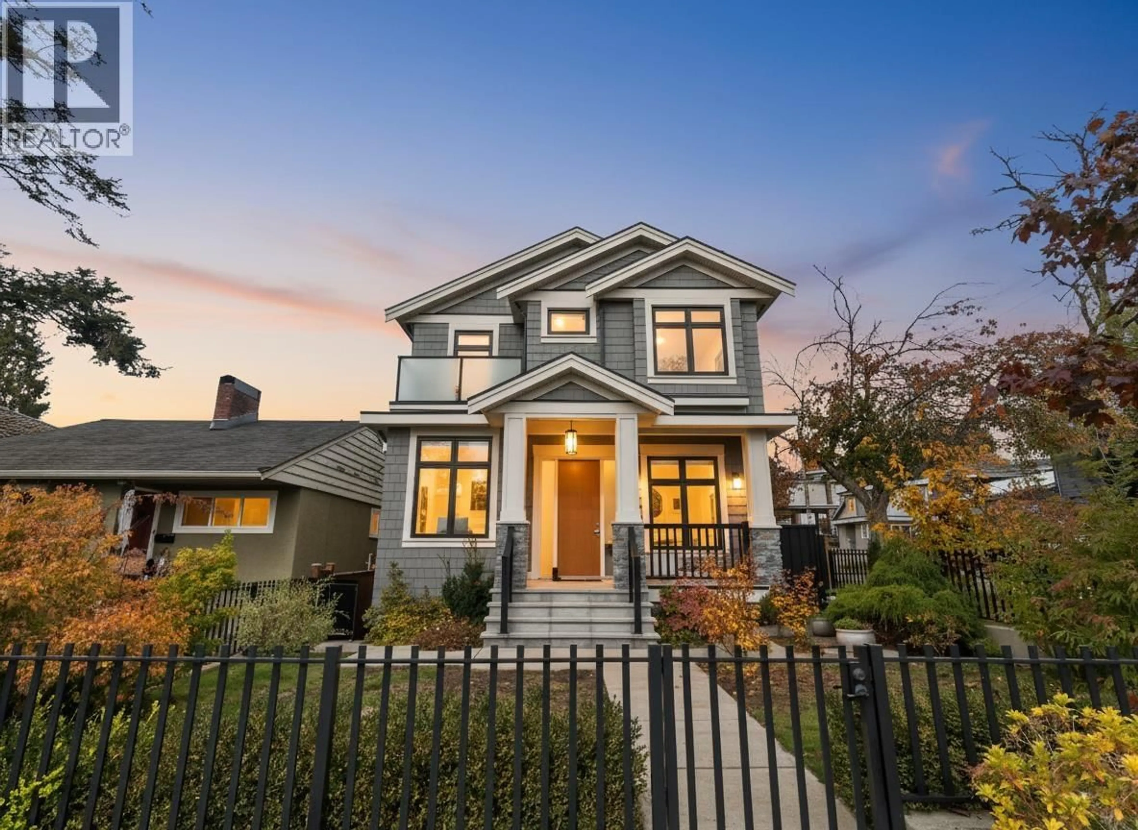 Home with vinyl exterior material, street for 2699 7TH AVENUE, Vancouver British Columbia V5M3E1