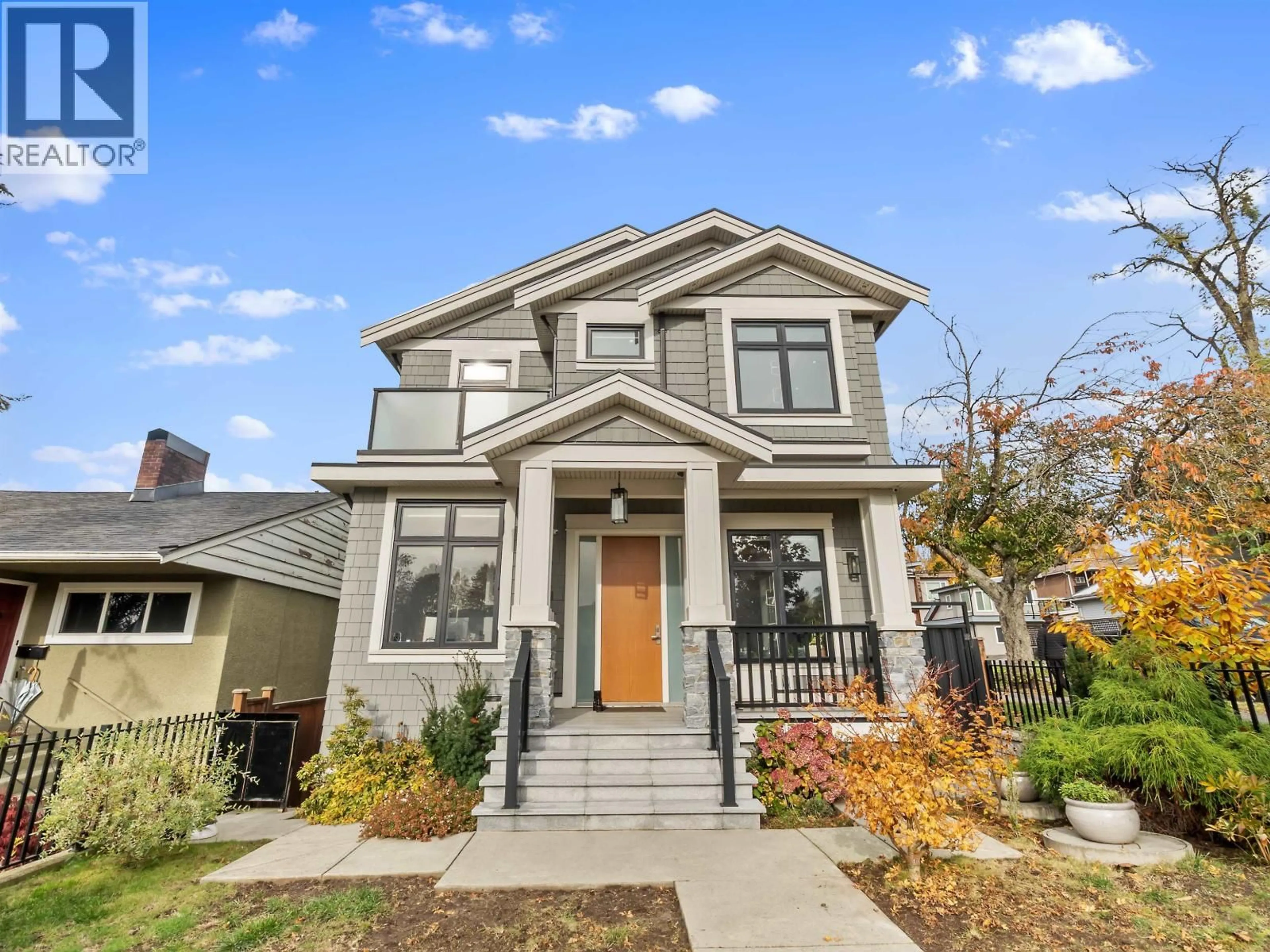 Home with vinyl exterior material, street for 2699 7TH AVENUE, Vancouver British Columbia V5M3E1