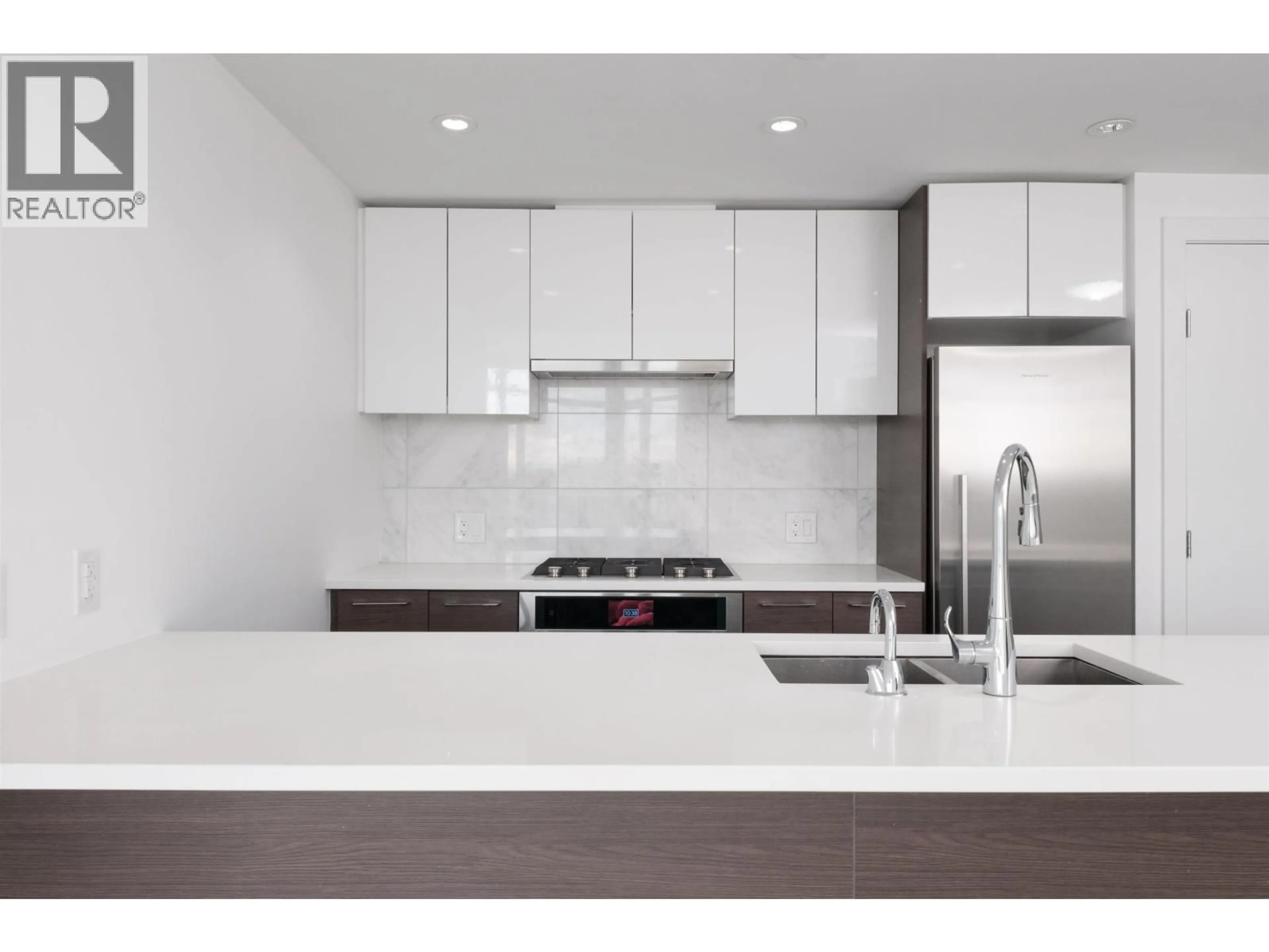 Standard kitchen, unknown for 912 - 3557 SAWMILL CRESCENT, Vancouver British Columbia V5S0E2