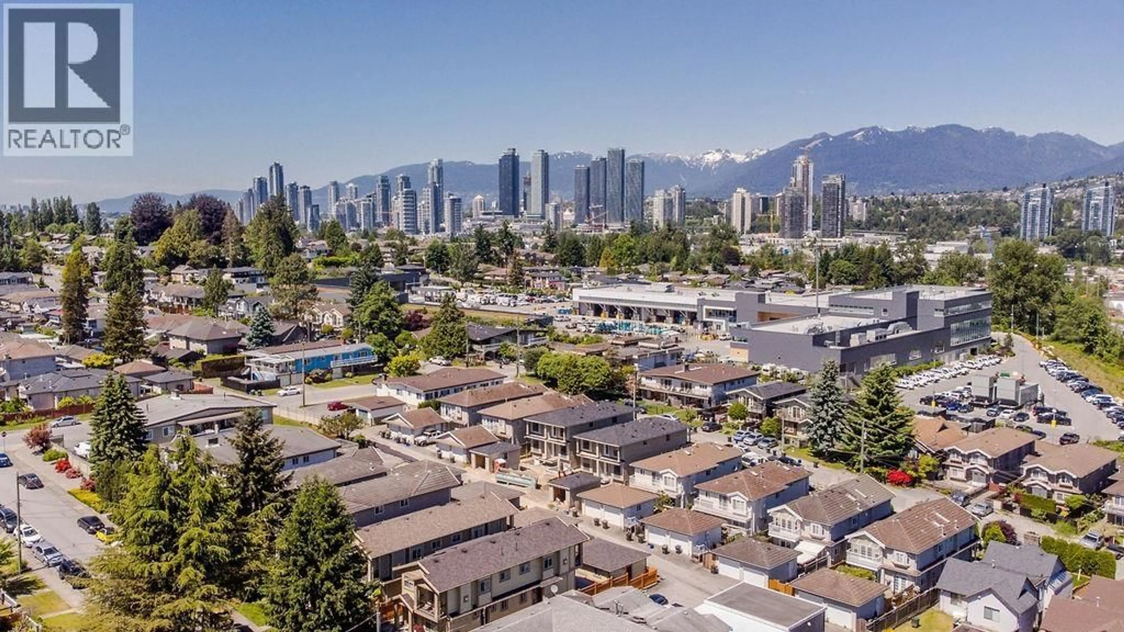 A pic from outside/outdoor area/front of a property/back of a property/a pic from drone, city buildings view from balcony for 6033 WOODSWORTH STREET, Burnaby British Columbia V5G1S9