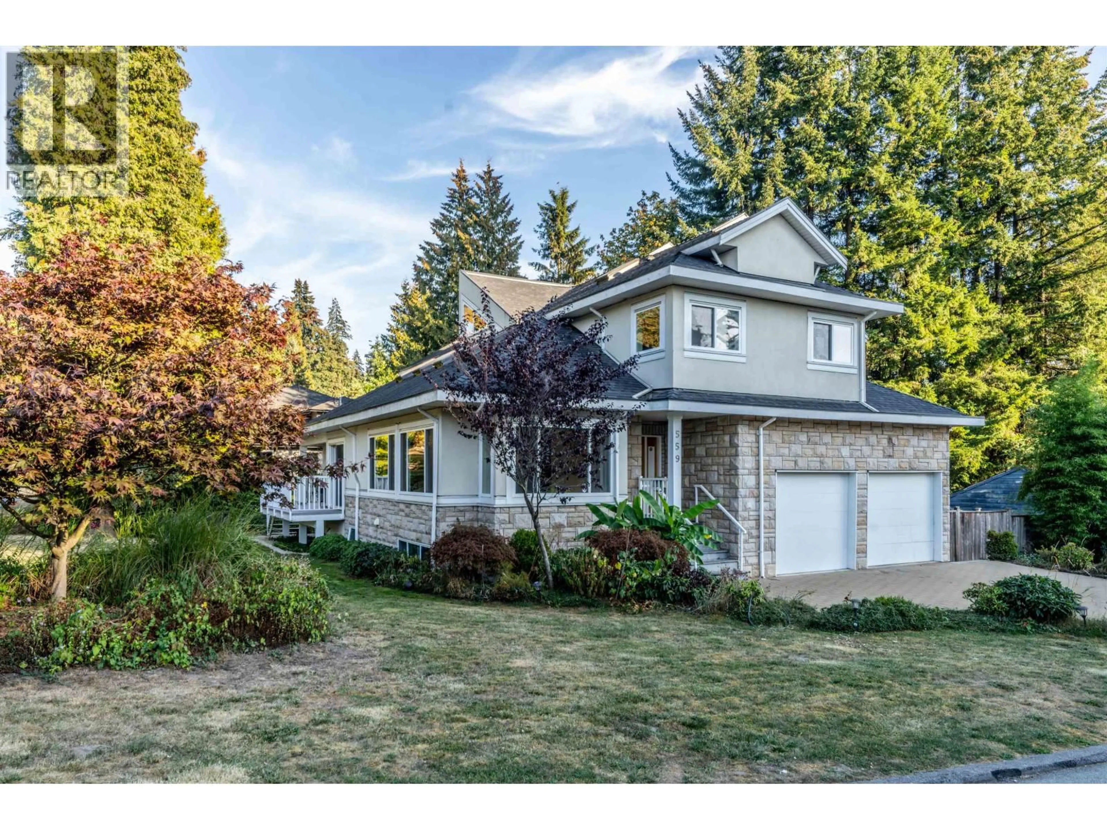 Home with vinyl exterior material, street for 559 BOSWORTH STREET, Coquitlam British Columbia V3J3V1