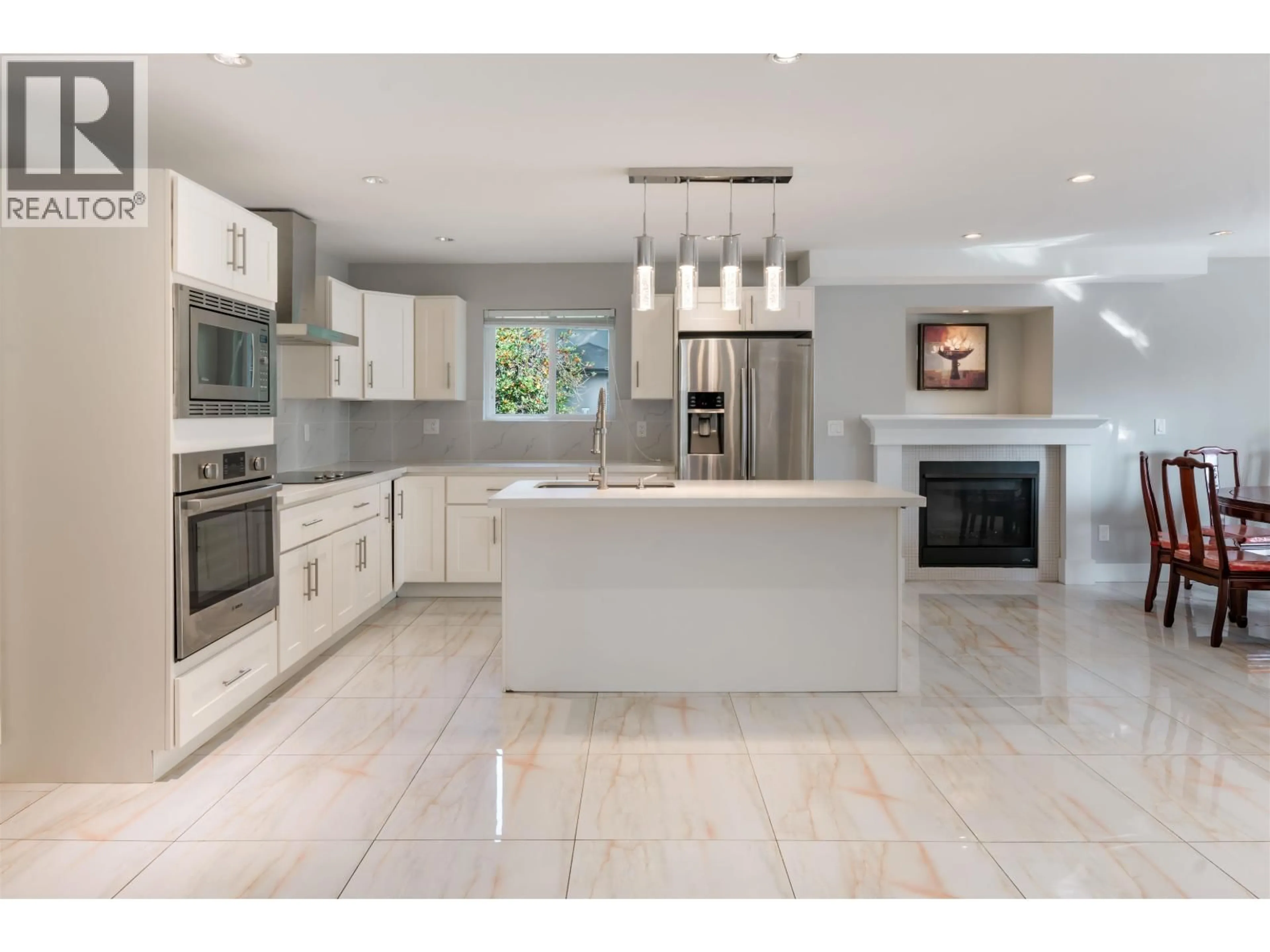 Open concept kitchen, ceramic/tile floor for 559 BOSWORTH STREET, Coquitlam British Columbia V3J3V1