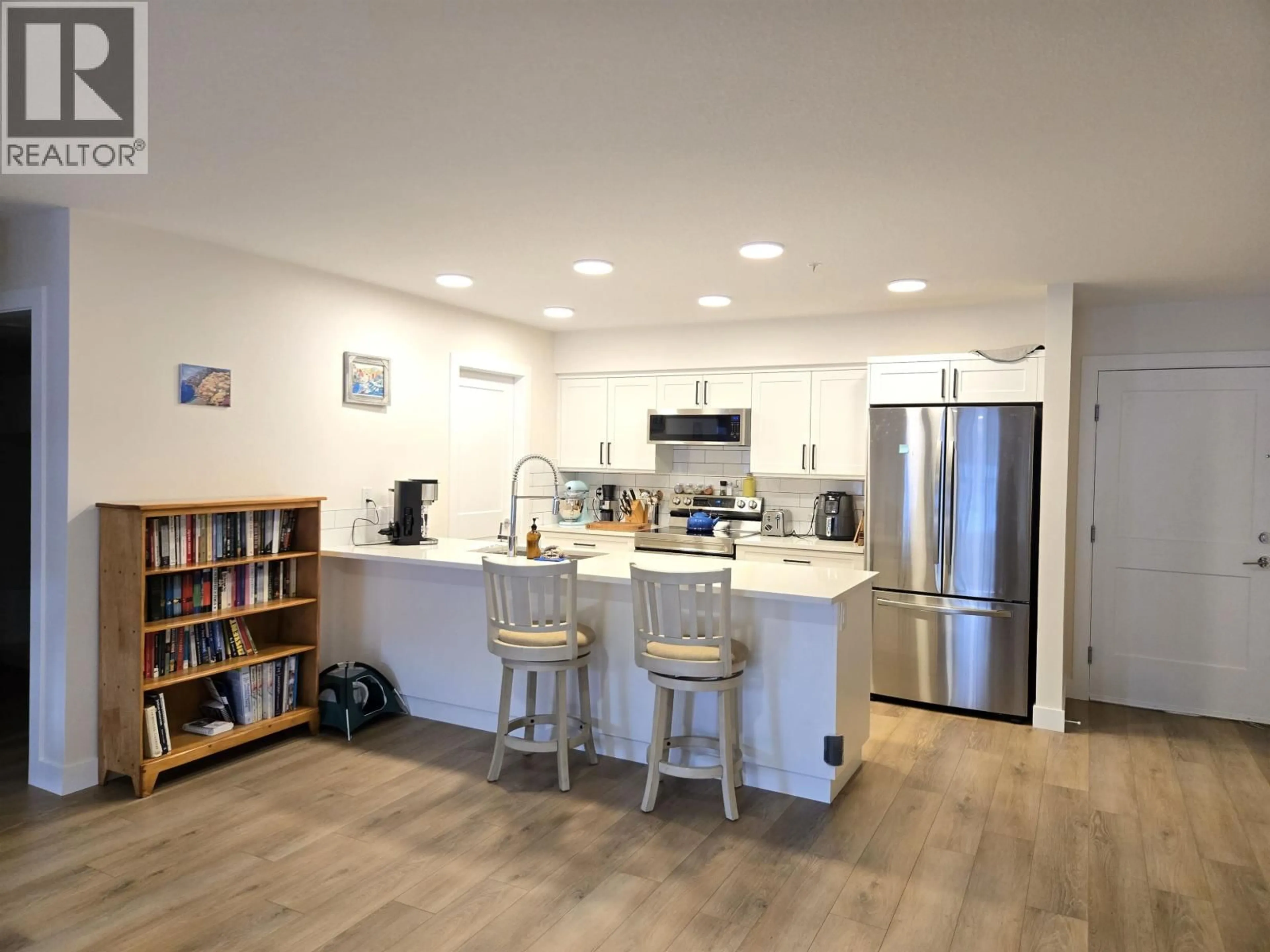 Open concept kitchen, unknown for 103 - 4278 22ND AVENUE, Prince George British Columbia V2N0J4