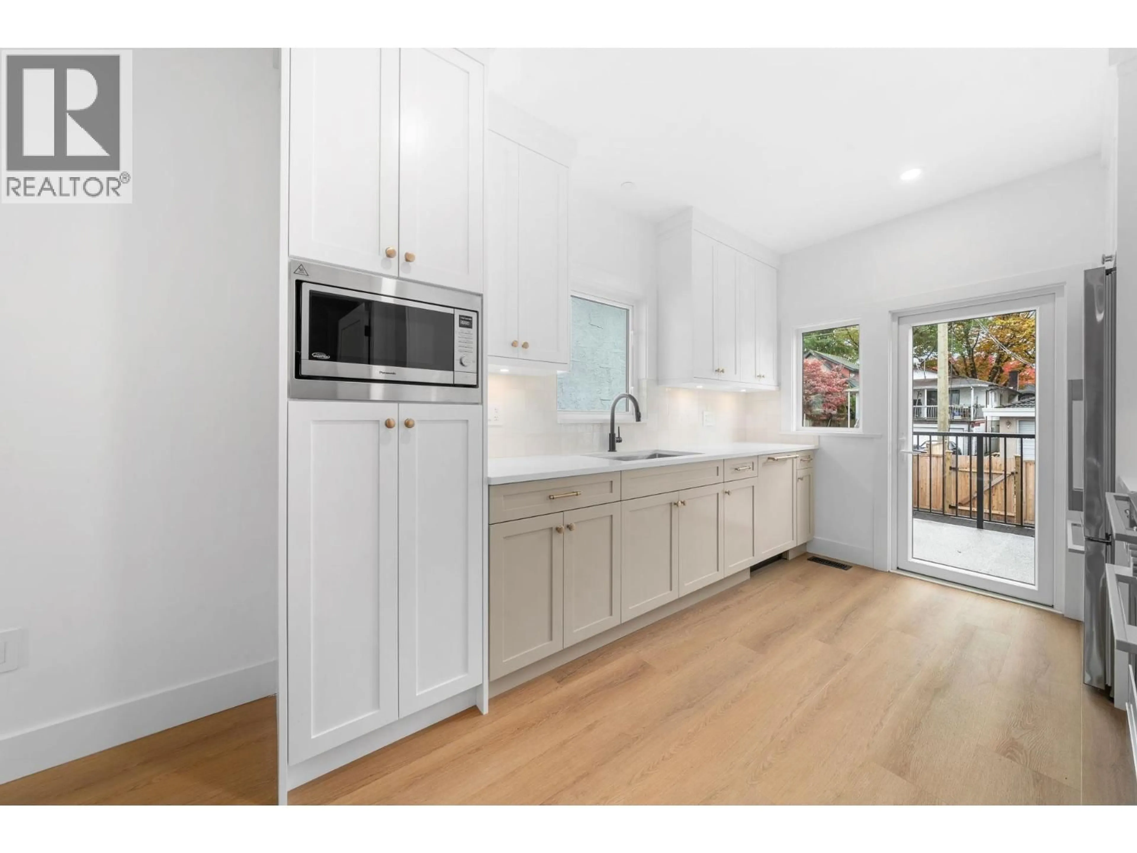 Open concept kitchen, unknown for 2530 MCGILL STREET, Vancouver British Columbia V5K1H1