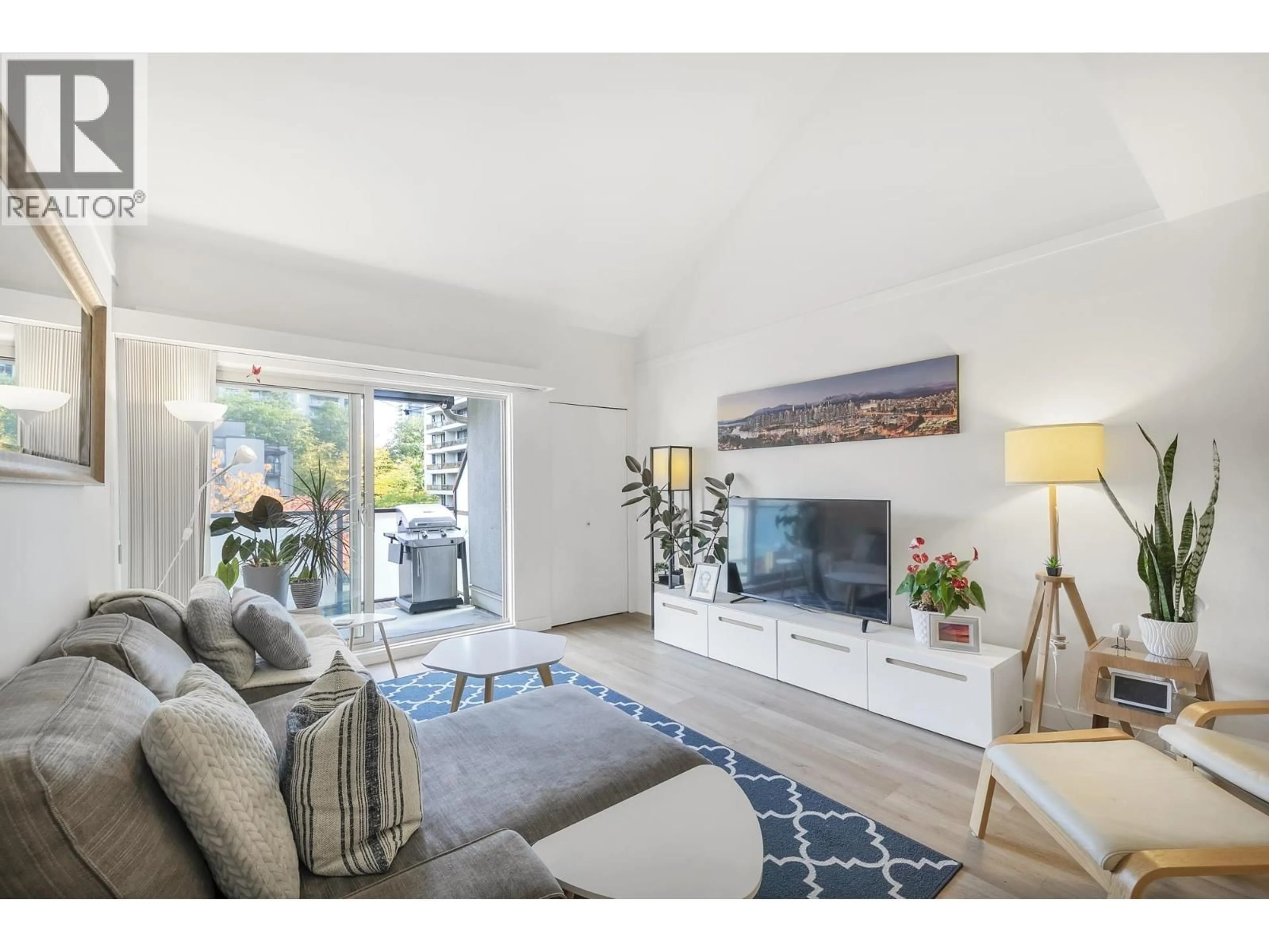 Living room with furniture, unknown for 322 - 4363 HALIFAX STREET, Burnaby British Columbia V5C5Z3