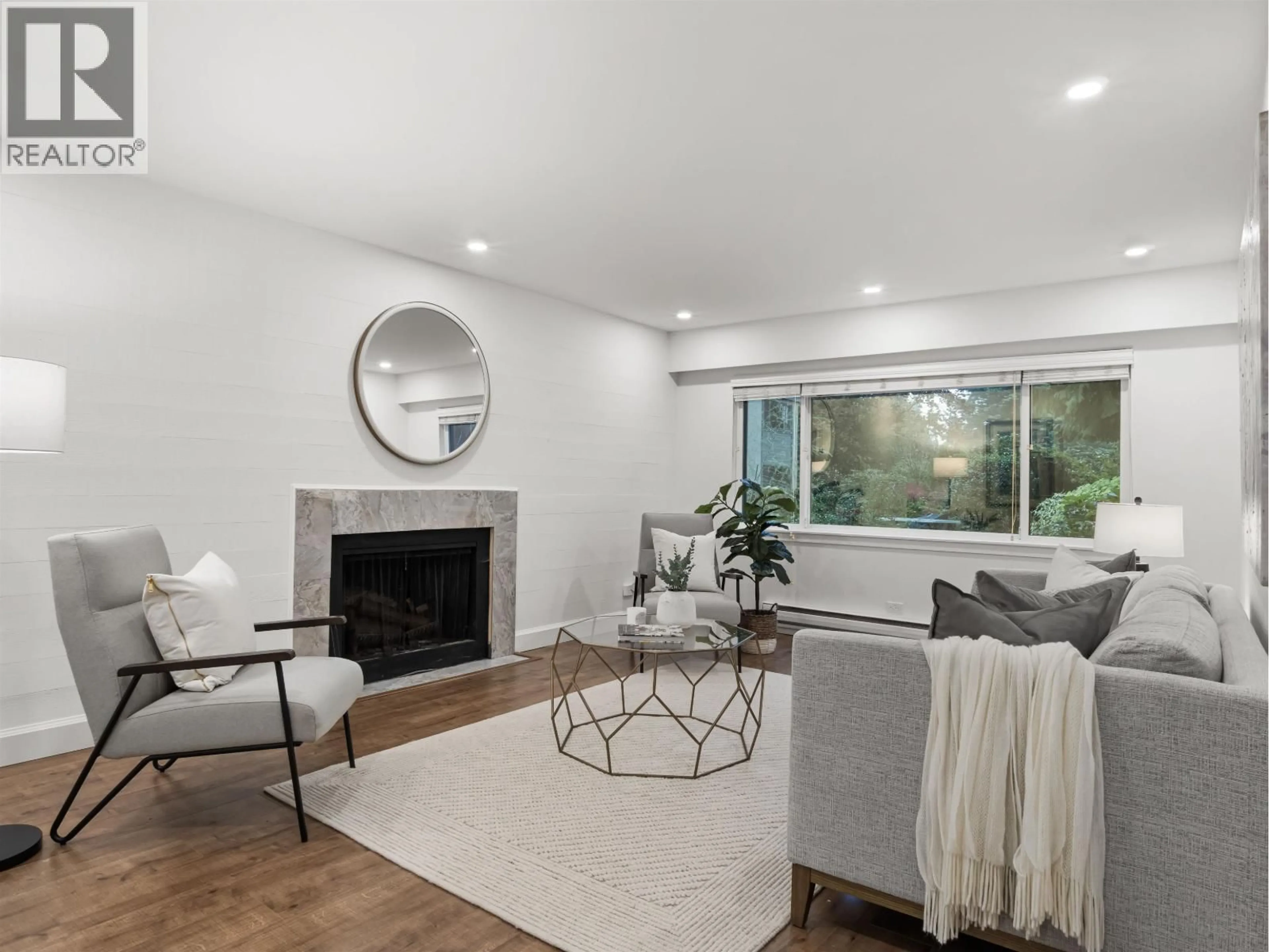 Living room with furniture, unknown for 1253 PLATEAU DRIVE, North Vancouver British Columbia V7P2J3