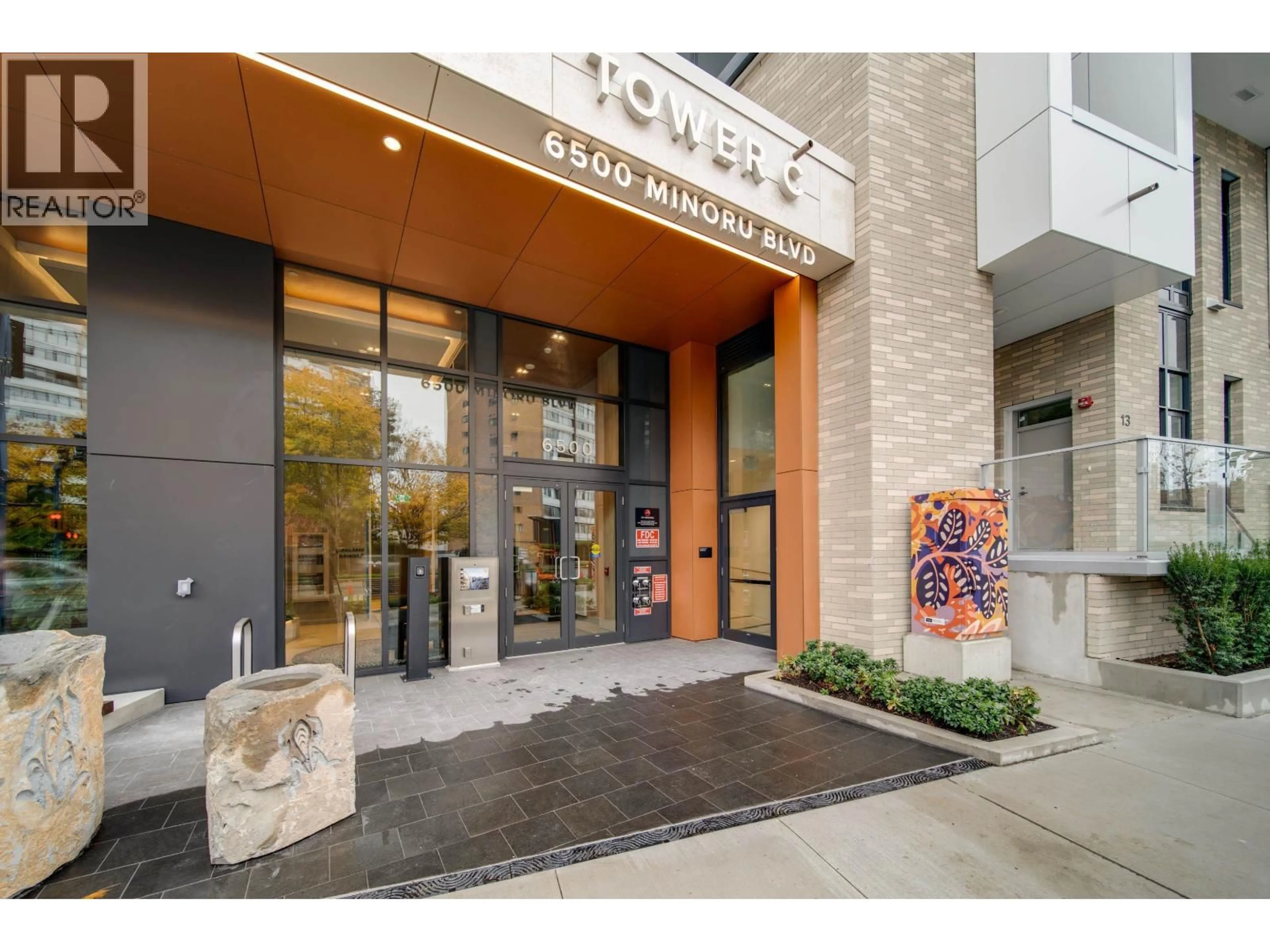 Indoor foyer for 1203 - 6500 MINORU BOULEVARD, Richmond British Columbia V6Y0N2