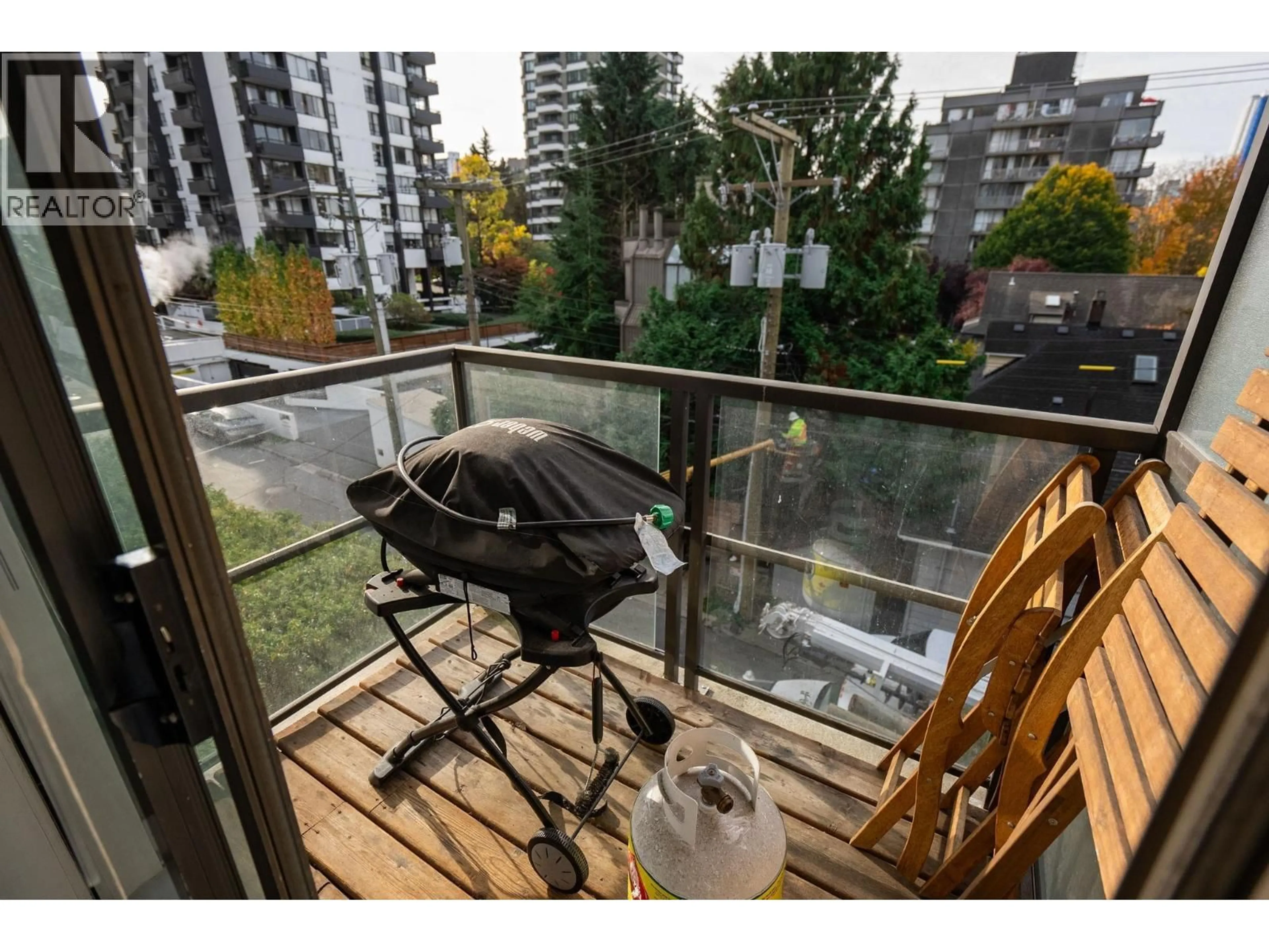Patio, water/lake/river/ocean view for 407 - 828 CARDERO STREET, Vancouver British Columbia V6G2G5