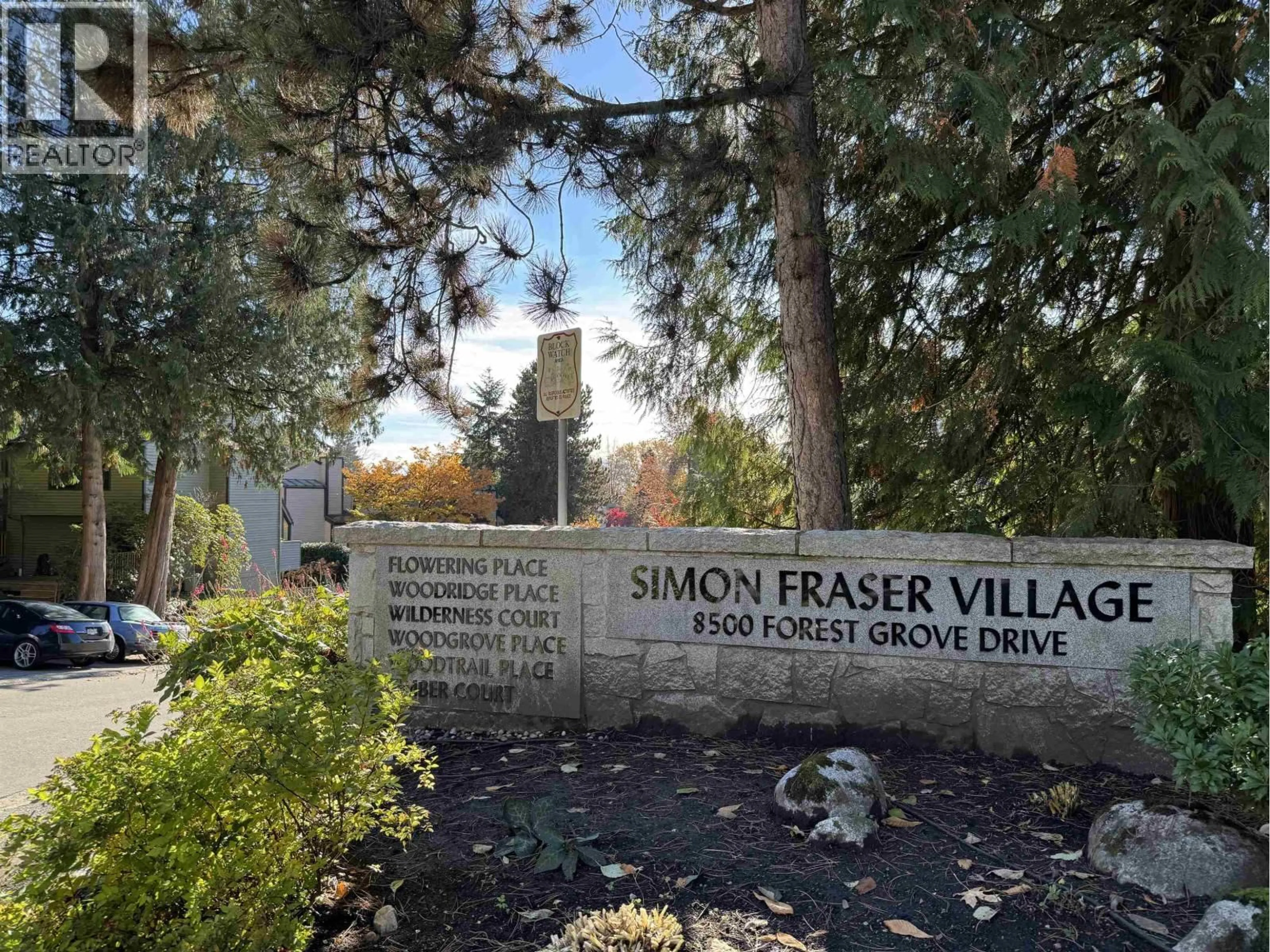 Indoor foyer for 8557 WOODRIDGE PLACE, Burnaby British Columbia V5A4B3