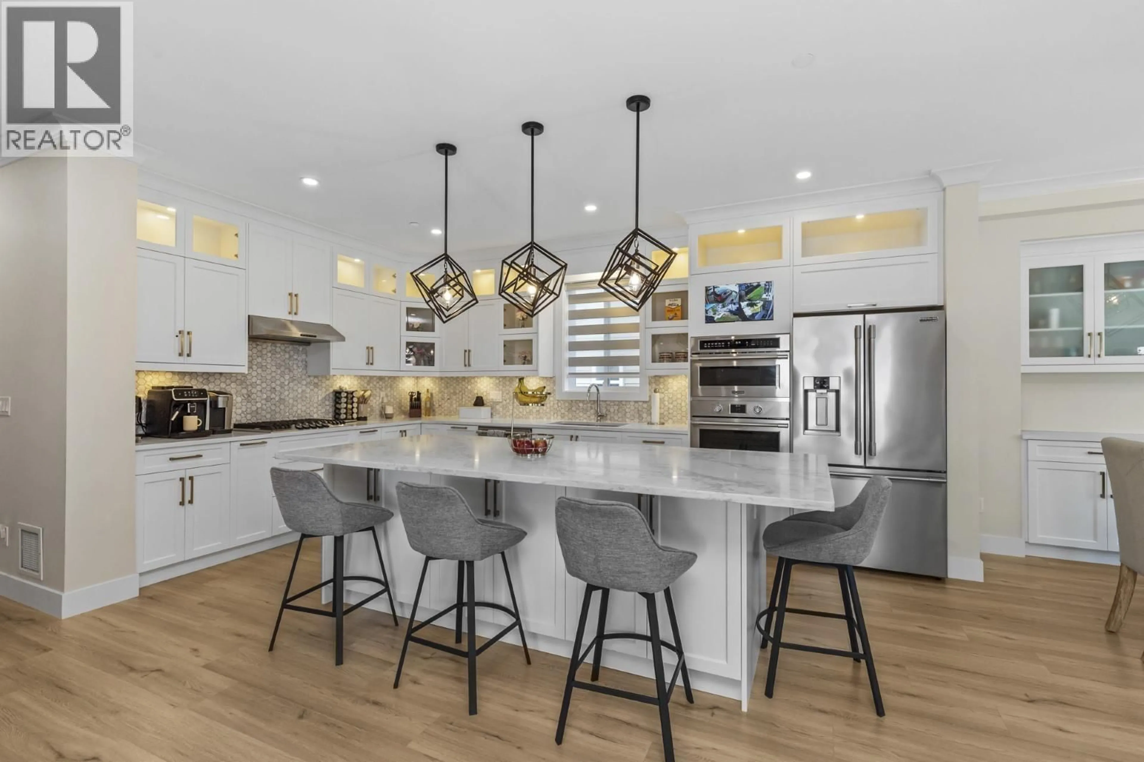 Contemporary kitchen, unknown for 20388 WICKLUND AVENUE, Maple Ridge British Columbia V2X2Z5