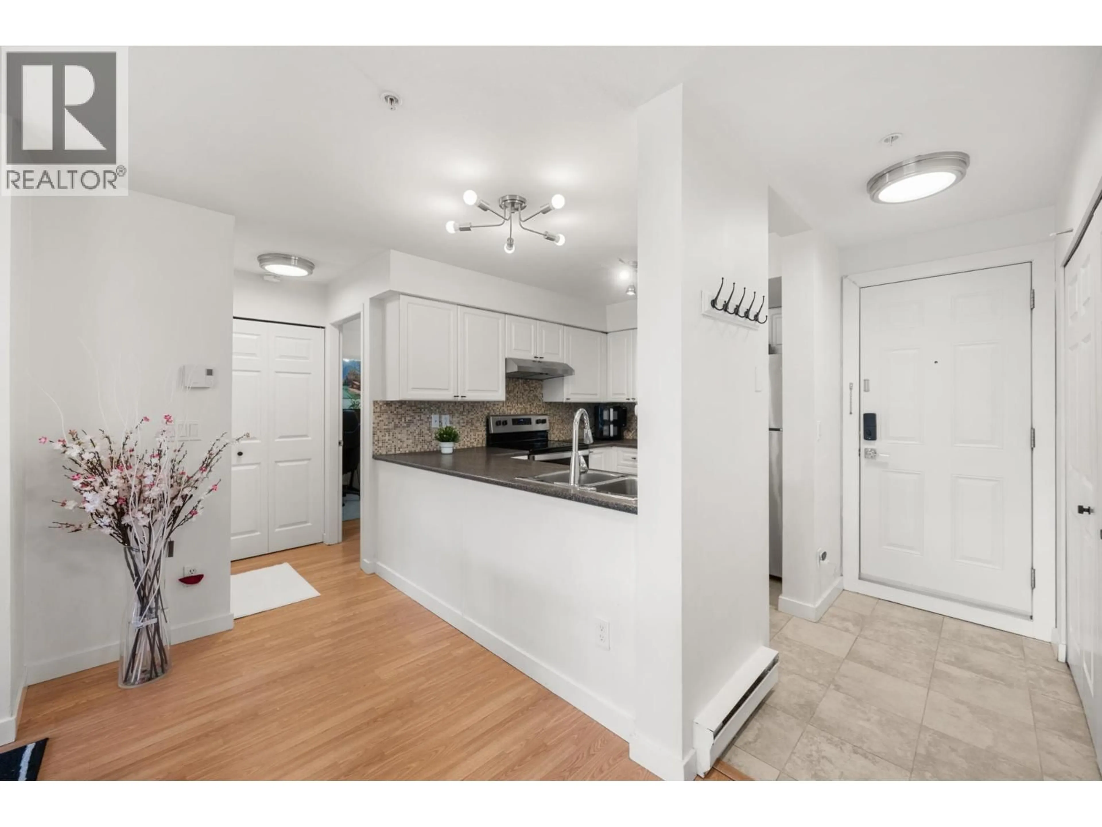 Standard kitchen, unknown for 106 - 1570 PRAIRIE AVENUE, Port Coquitlam British Columbia V3B1T4