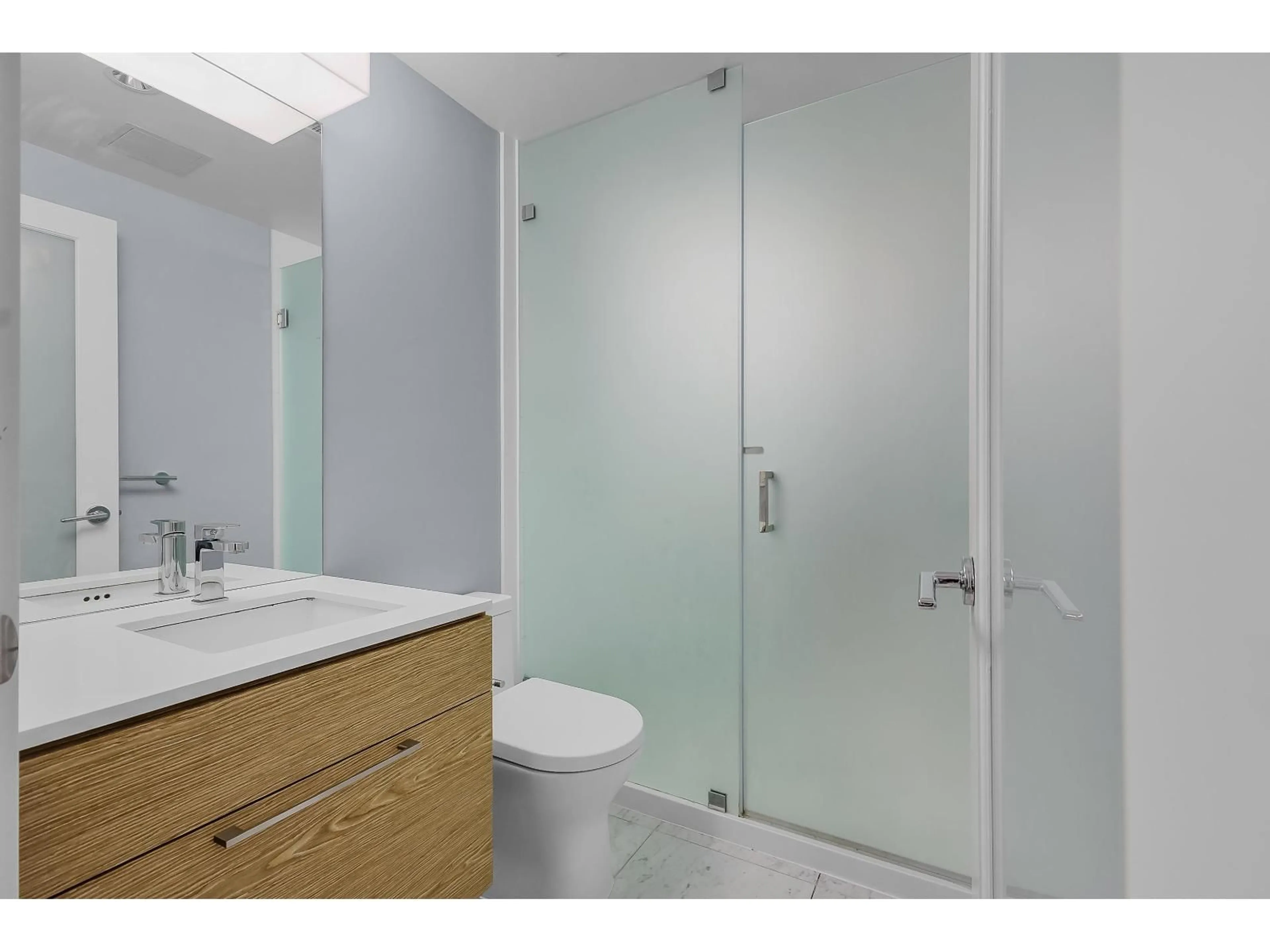 Standard bathroom, unknown for 1512 - 13438 CENTRAL AVENUE, Surrey British Columbia V3T0N2