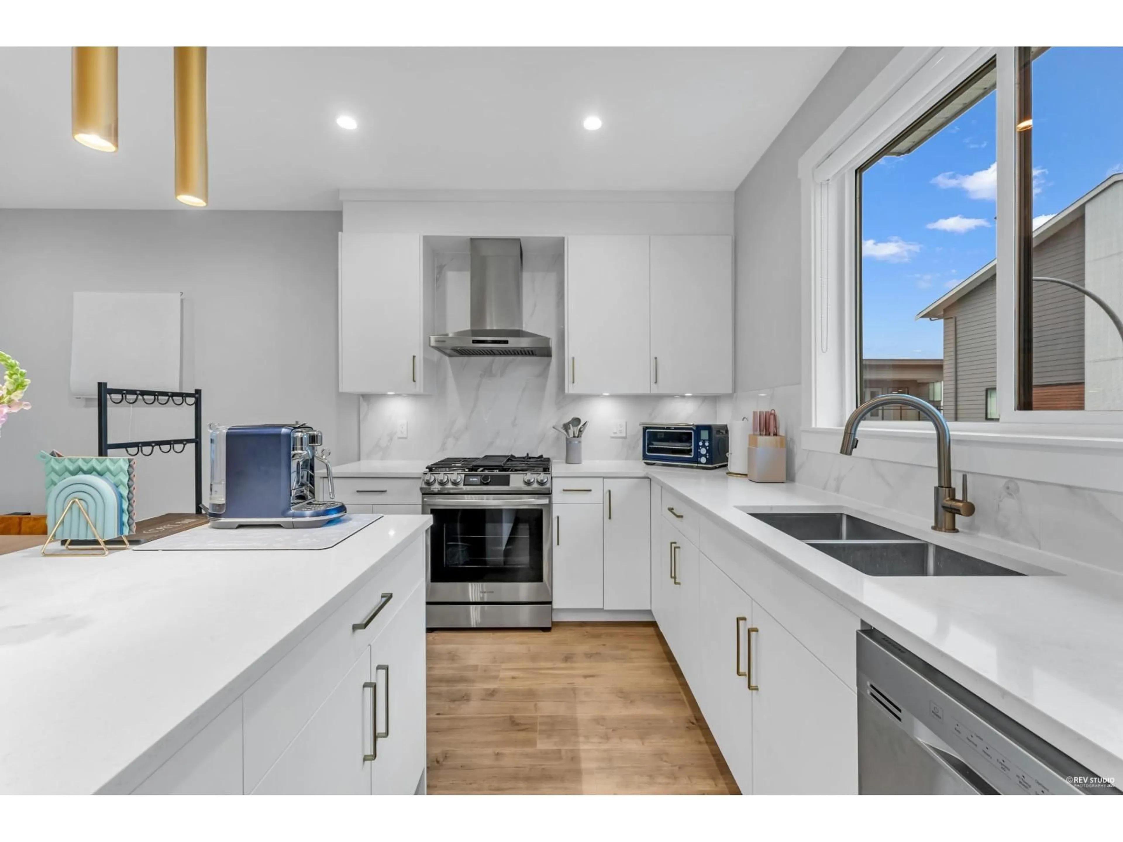 Open concept kitchen, unknown for 48 - 1639 162, Surrey British Columbia V4A4Y1