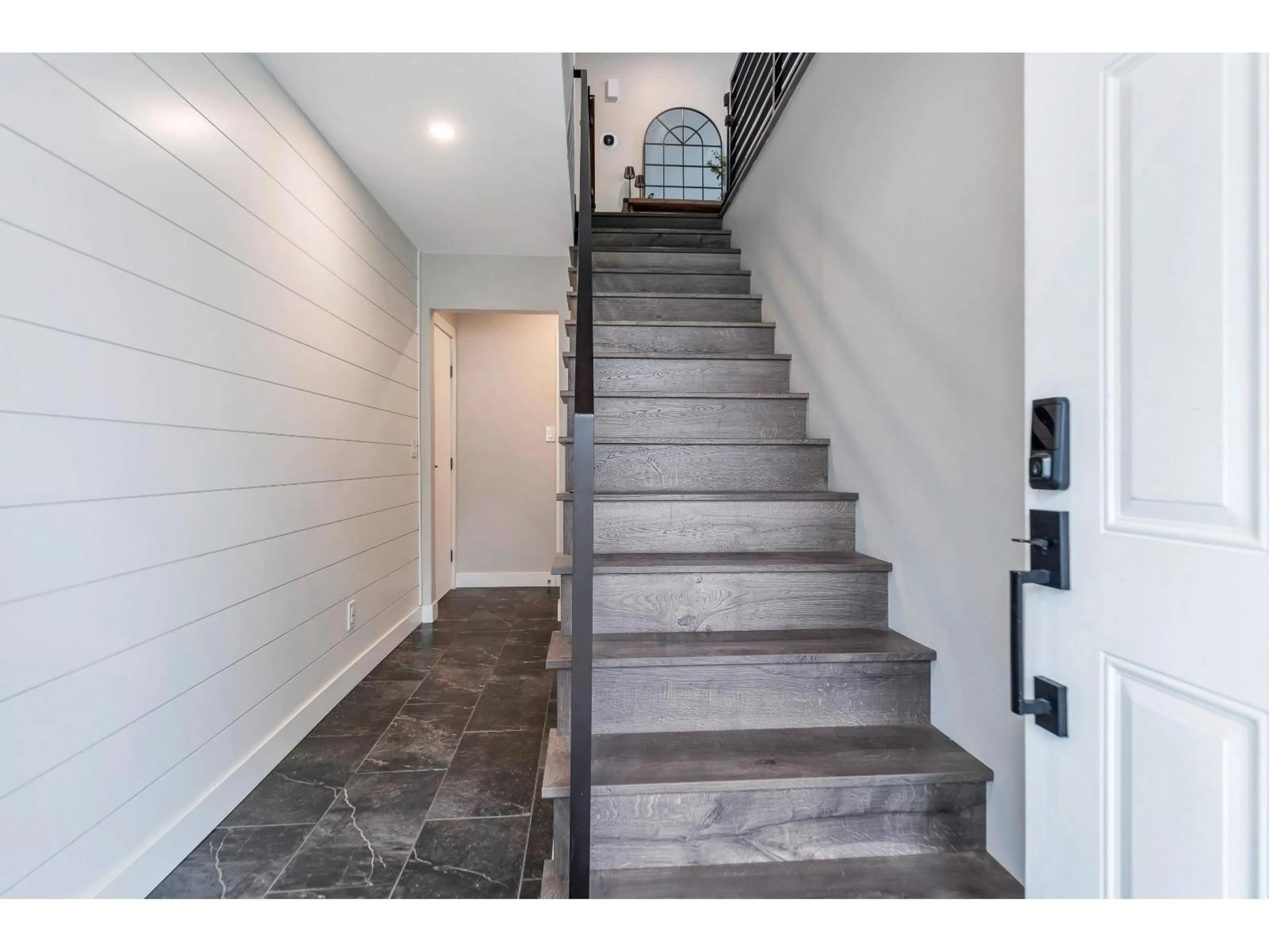 Indoor entryway for 27540 31B, Langley British Columbia V4W3L3