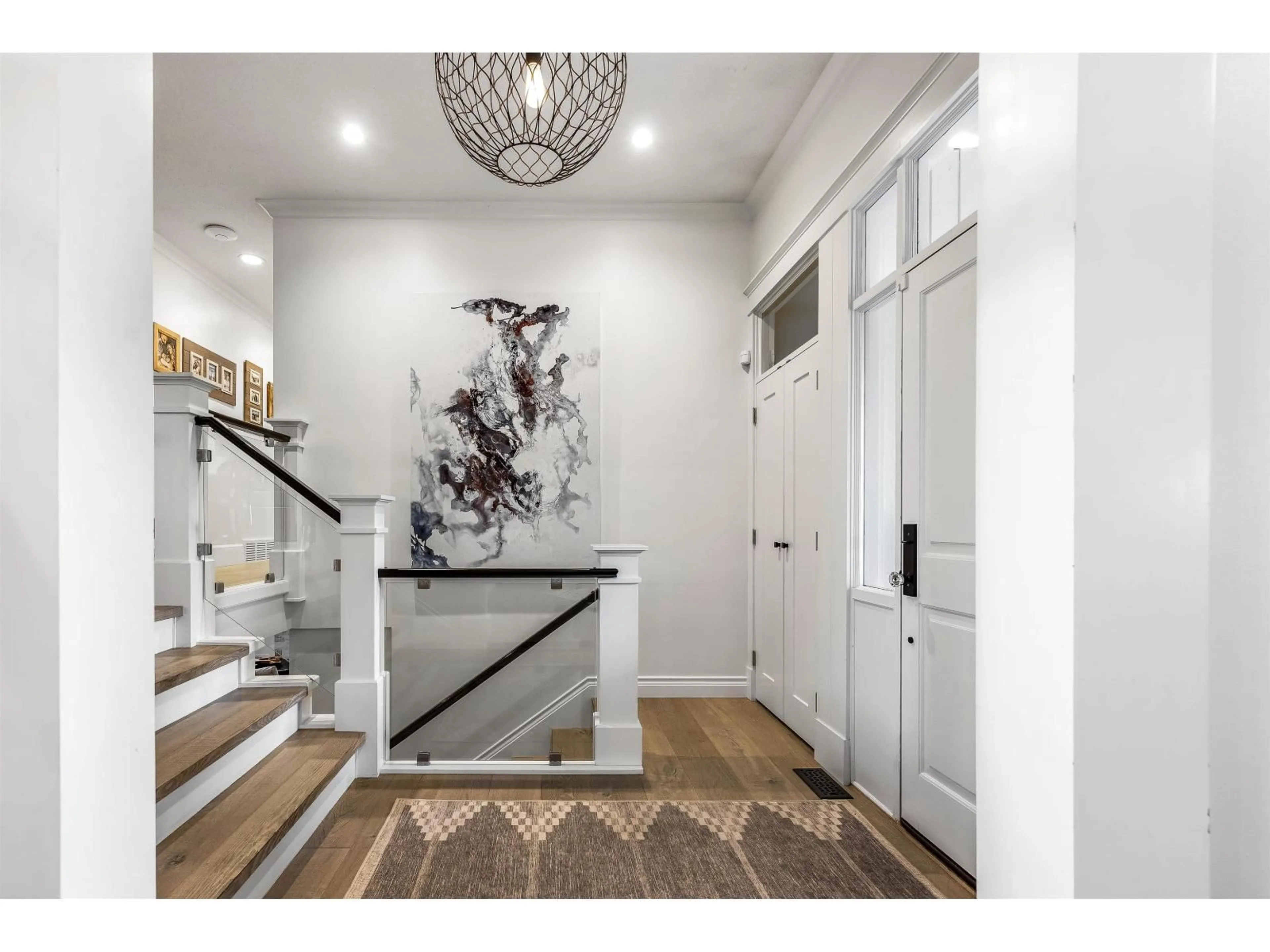 Indoor entryway for 2151 EVERETT, Abbotsford British Columbia V2S7R9