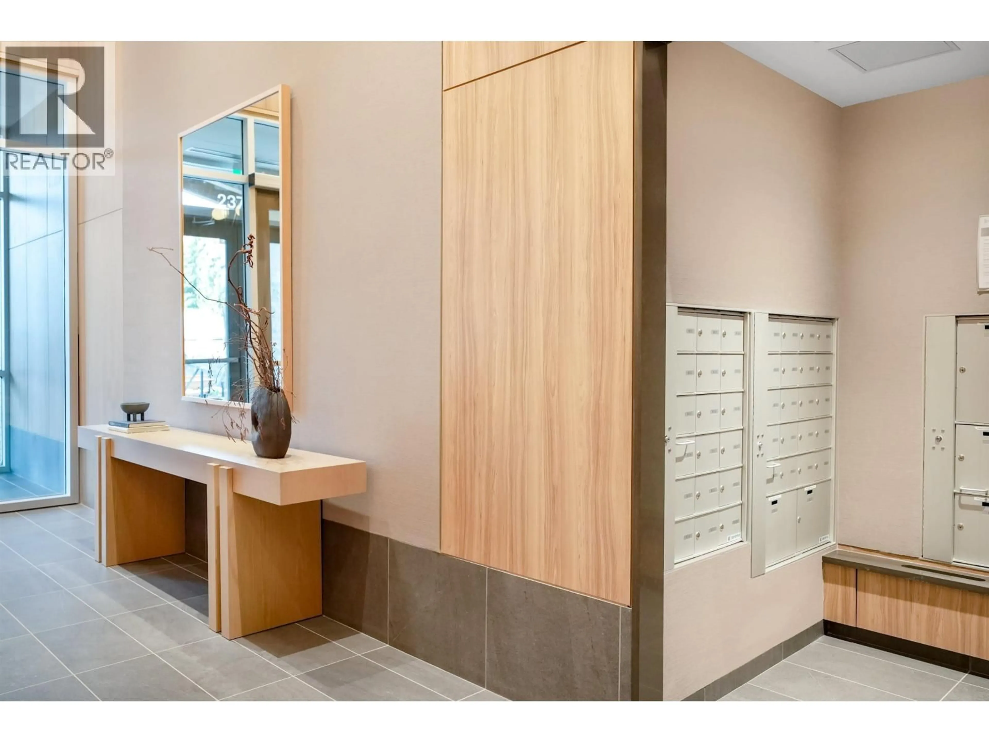 Indoor foyer for 102 - 2375 EMERY COURT, North Vancouver British Columbia V7J0E9