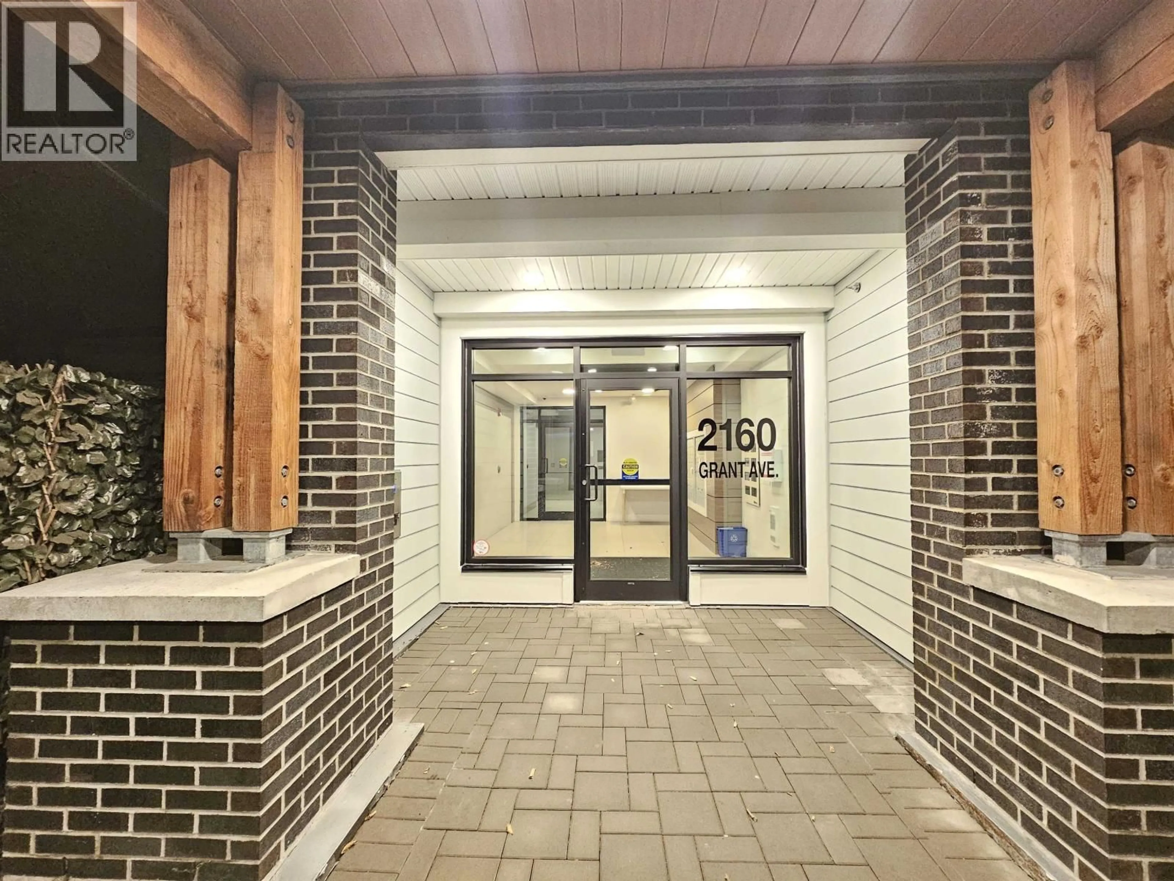 Indoor foyer for 207 - 2160 GRANT AVENUE, Port Coquitlam British Columbia V3B0T3