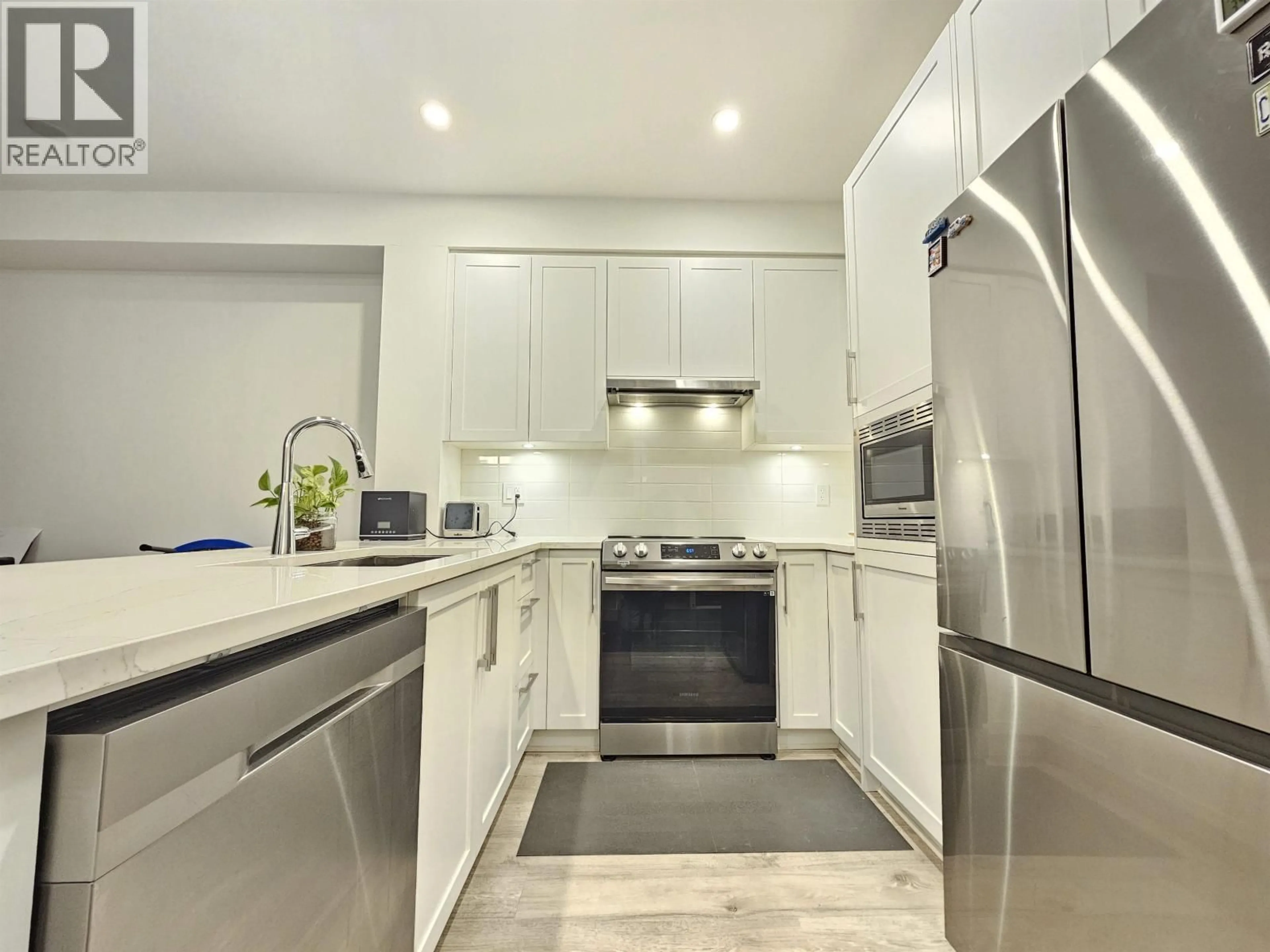 Contemporary kitchen, unknown for 207 - 2160 GRANT AVENUE, Port Coquitlam British Columbia V3B0T3