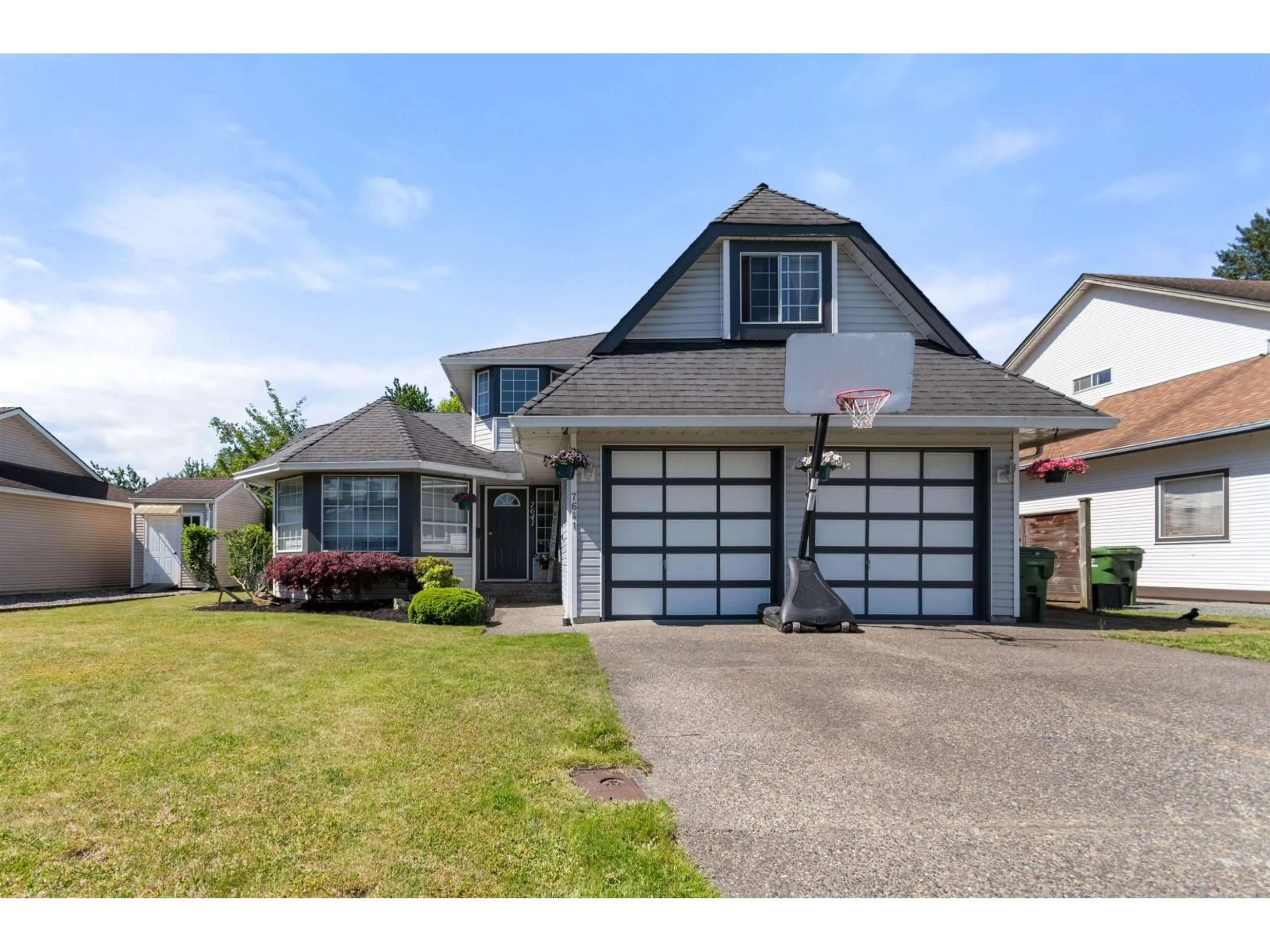 Home with vinyl exterior material, street for 7641 SAPPHIRE DRIVE, Chilliwack British Columbia V2R3A7