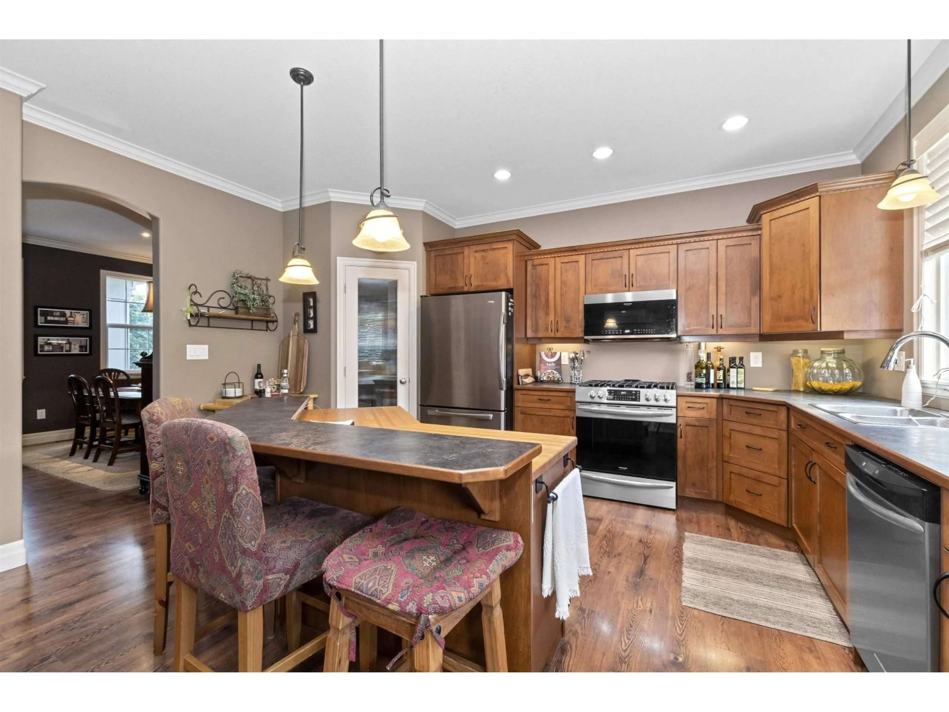 Open concept kitchen, unknown for 44480 EENA DRIVE, Chilliwack British Columbia V2R5N5