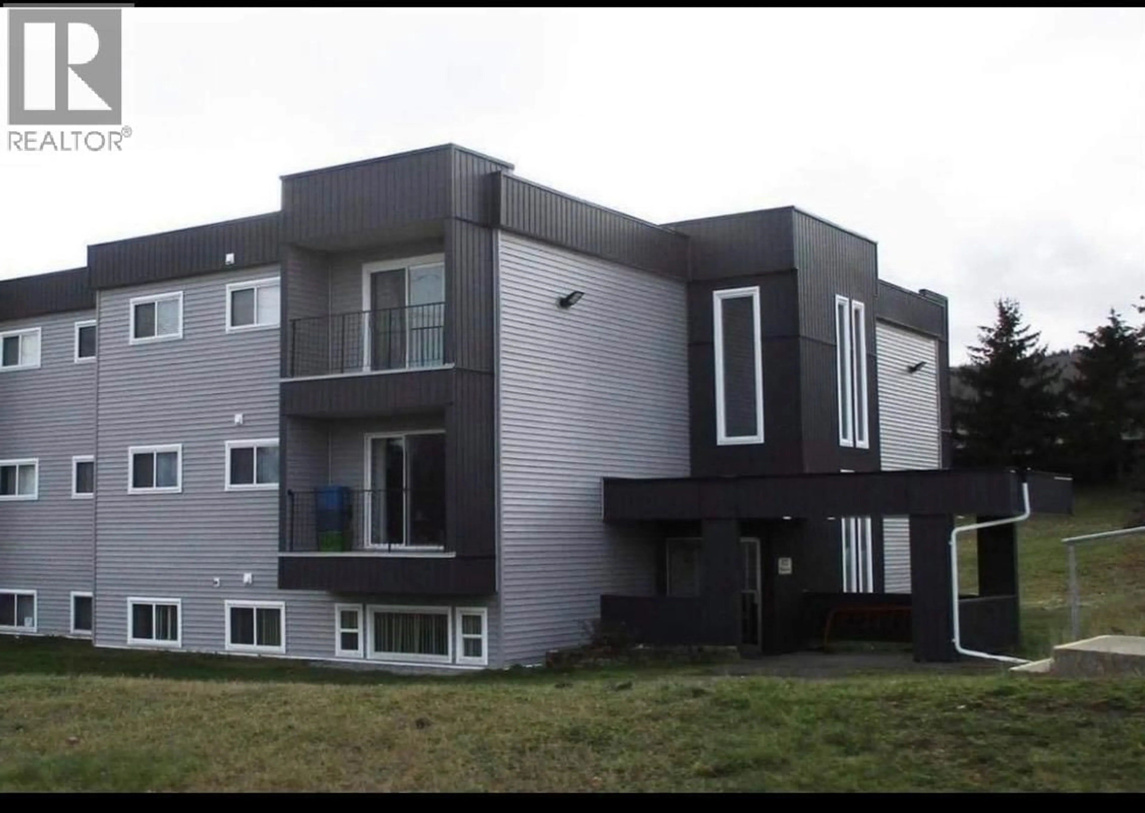 Home with vinyl exterior material, building for 107 - 3777 MASSEY DRIVE, Prince George British Columbia V2N4J6