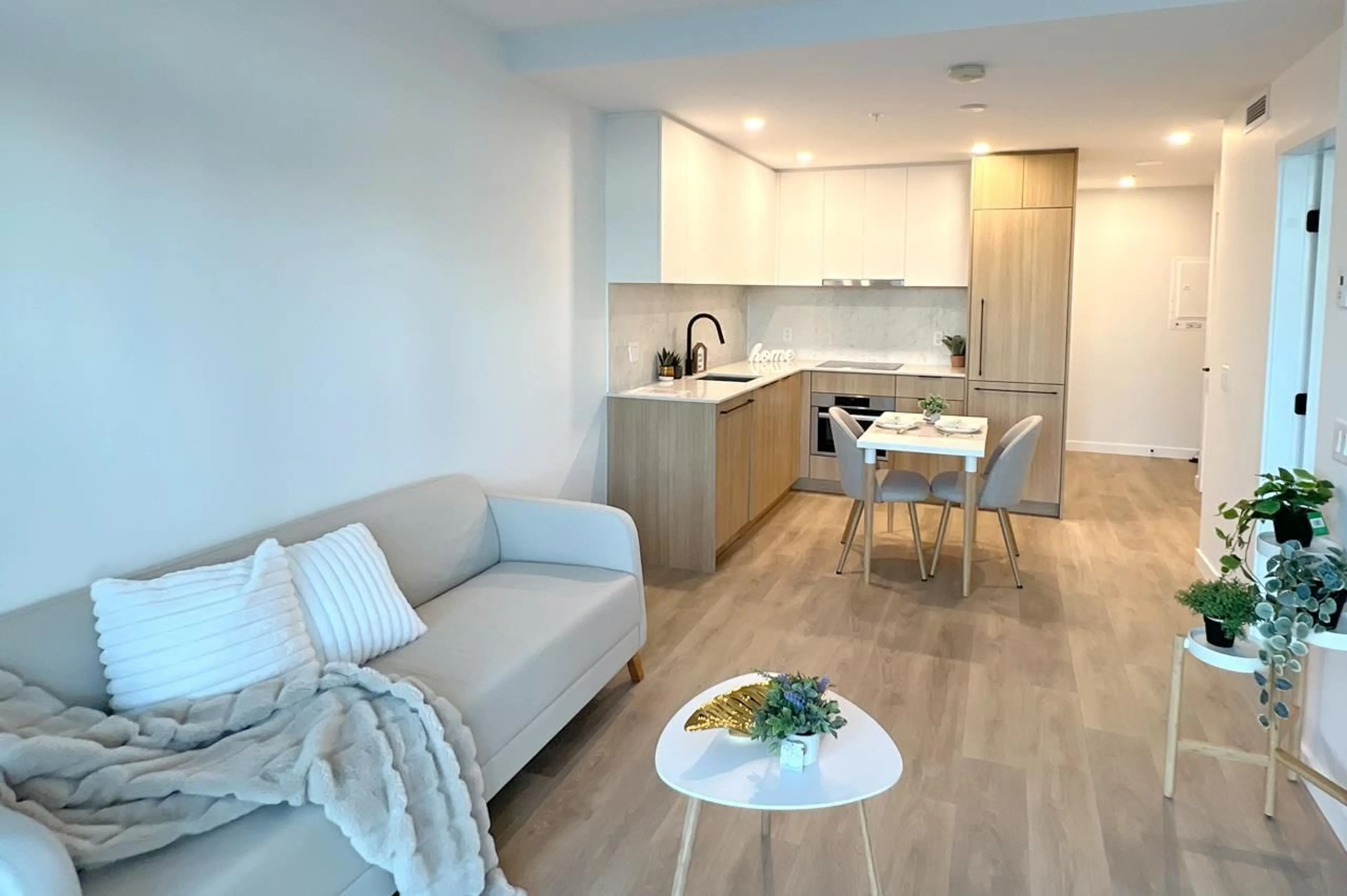 Unknown for 912 - 13685 102, Surrey British Columbia V3T1N7