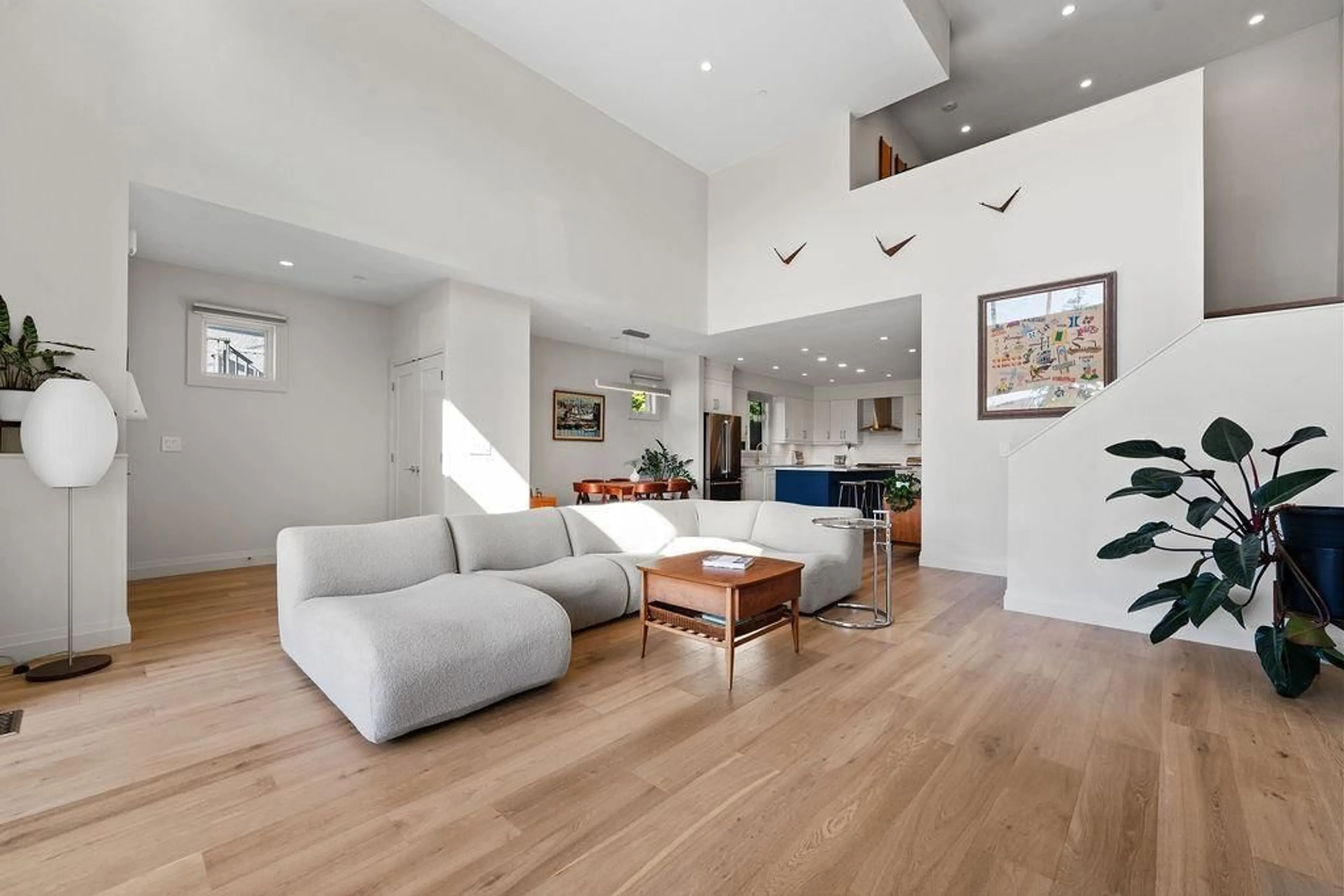 Living room with furniture, unknown for 15541 OXENHAM, White Rock British Columbia V4B2J2