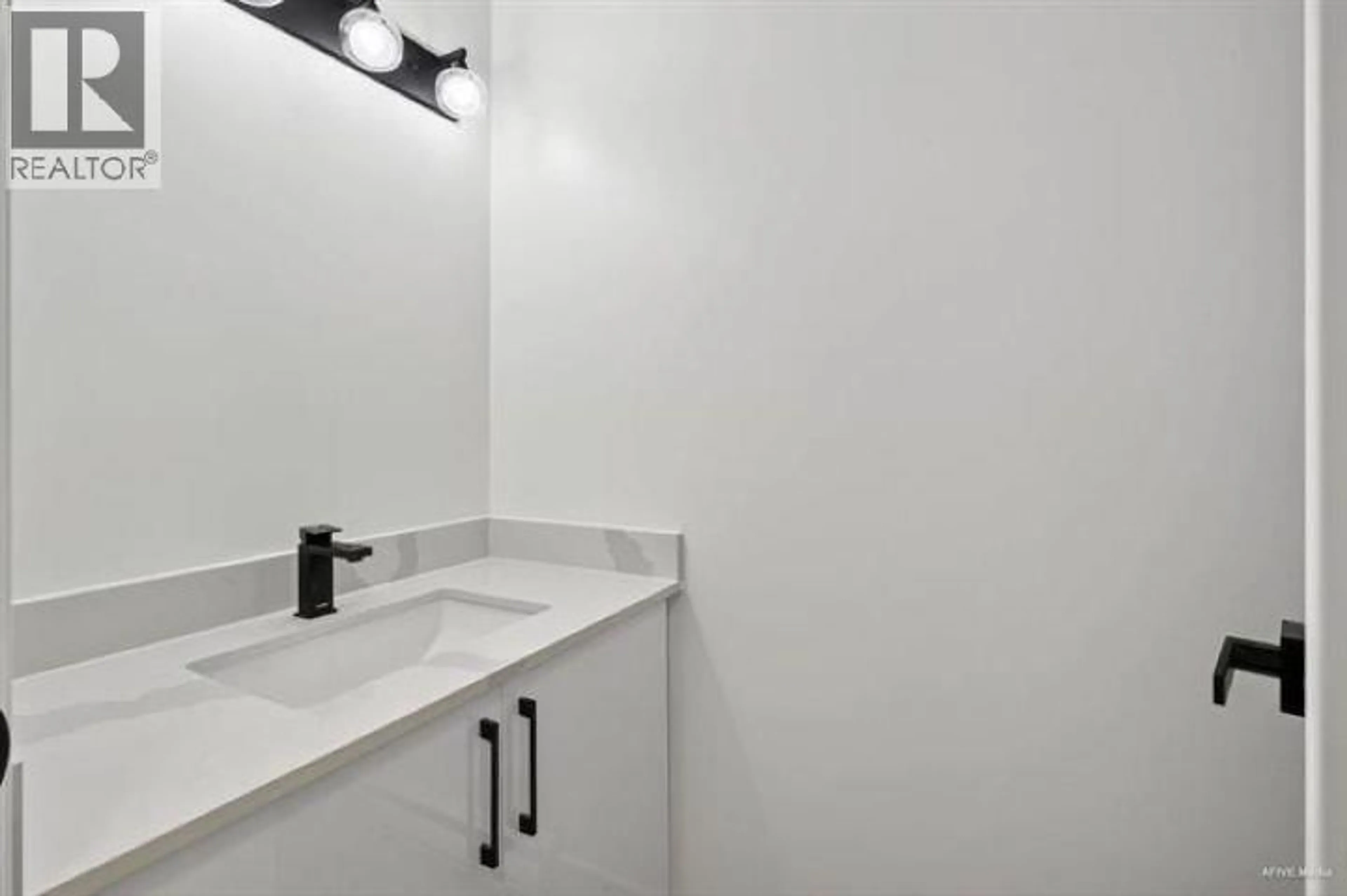 Standard bathroom, ceramic/tile floor for 35 - 6100 TIFFANY BOULEVARD, Richmond British Columbia V7C5A8