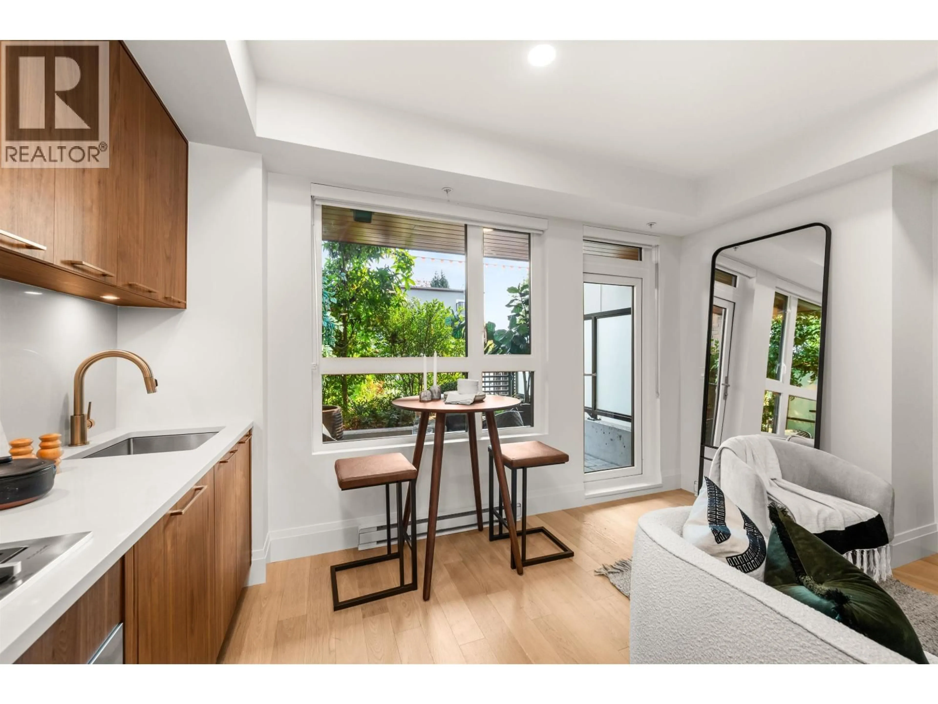 Unknown for 106 - 2550 GARDEN DRIVE, Vancouver British Columbia V5N4X6