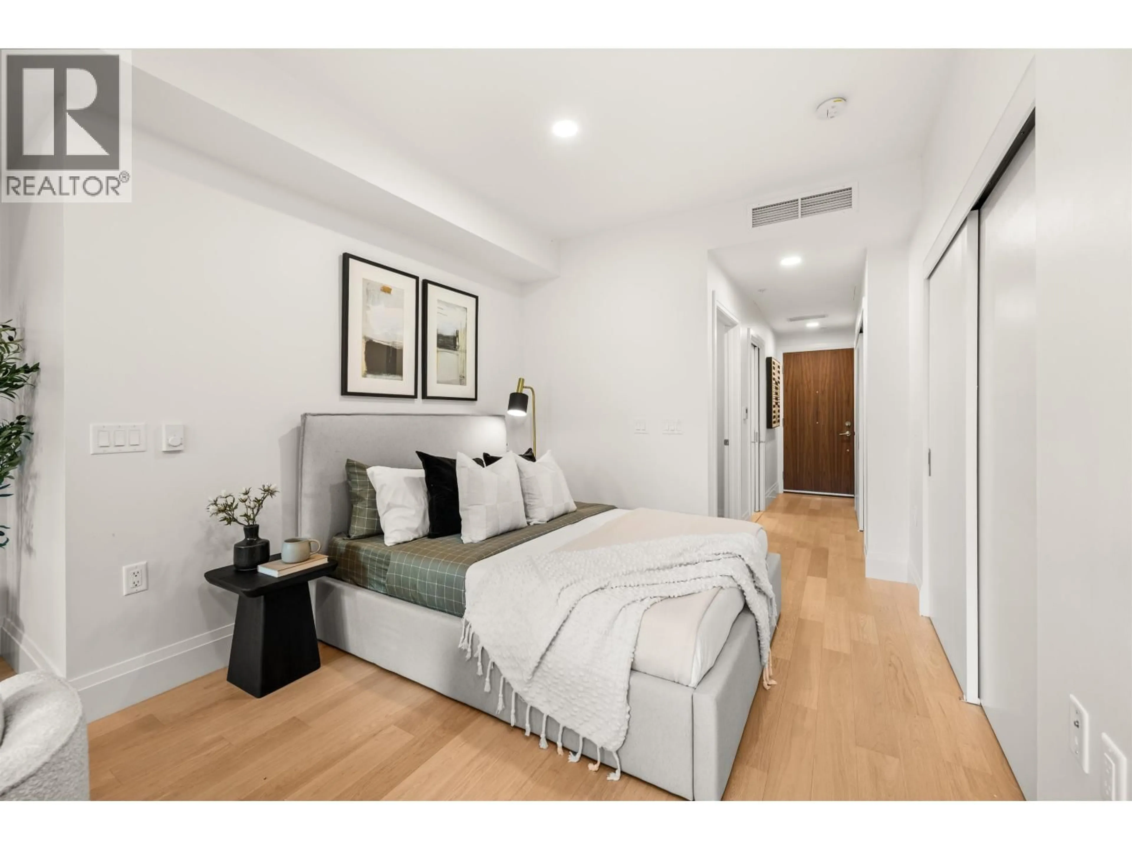 A pic of a room for 106 - 2550 GARDEN DRIVE, Vancouver British Columbia V5N4X6