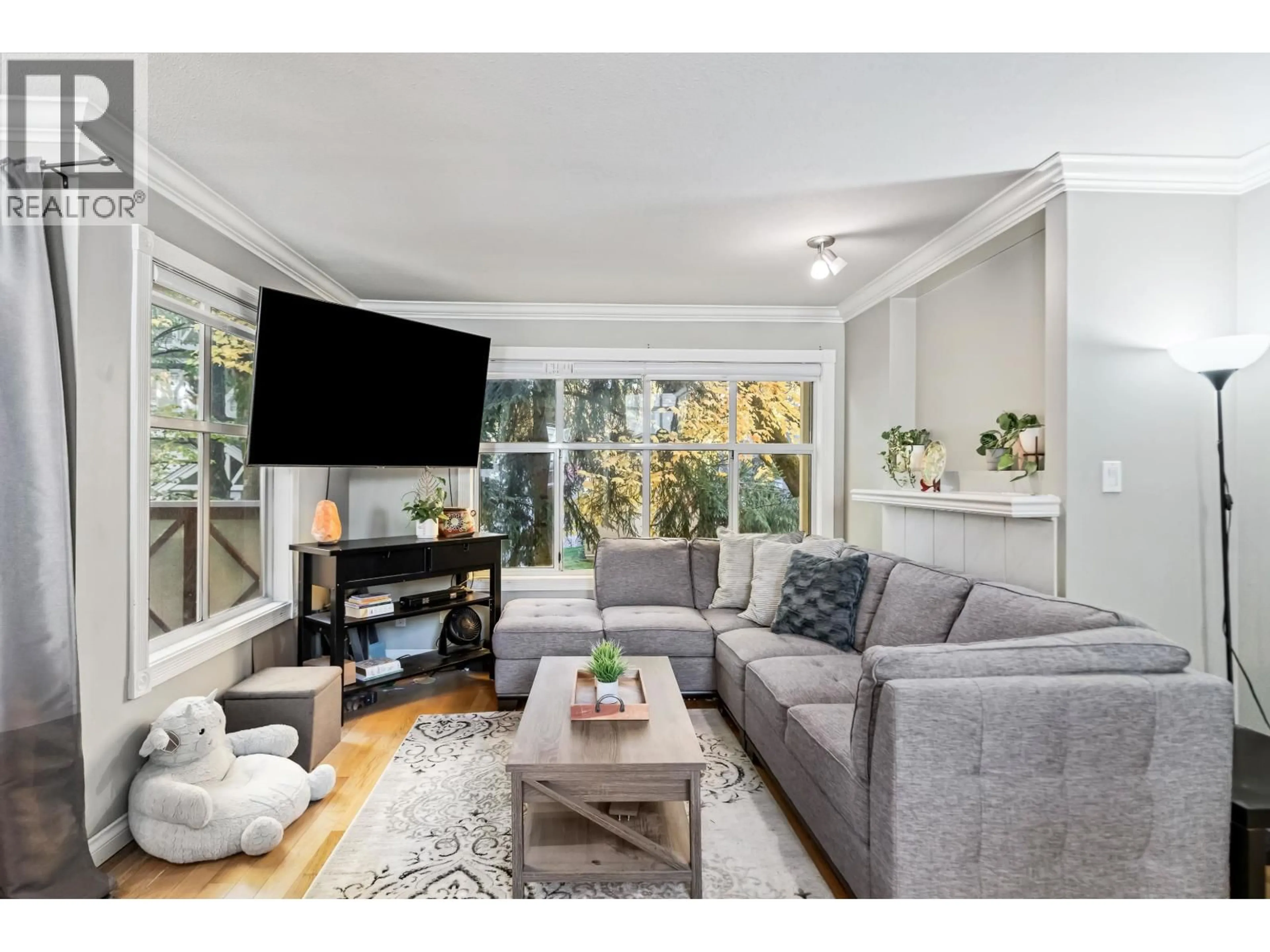 Living room with furniture, unknown for 53 - 2450 HAWTHORNE AVENUE, Port Coquitlam British Columbia V3C6B3