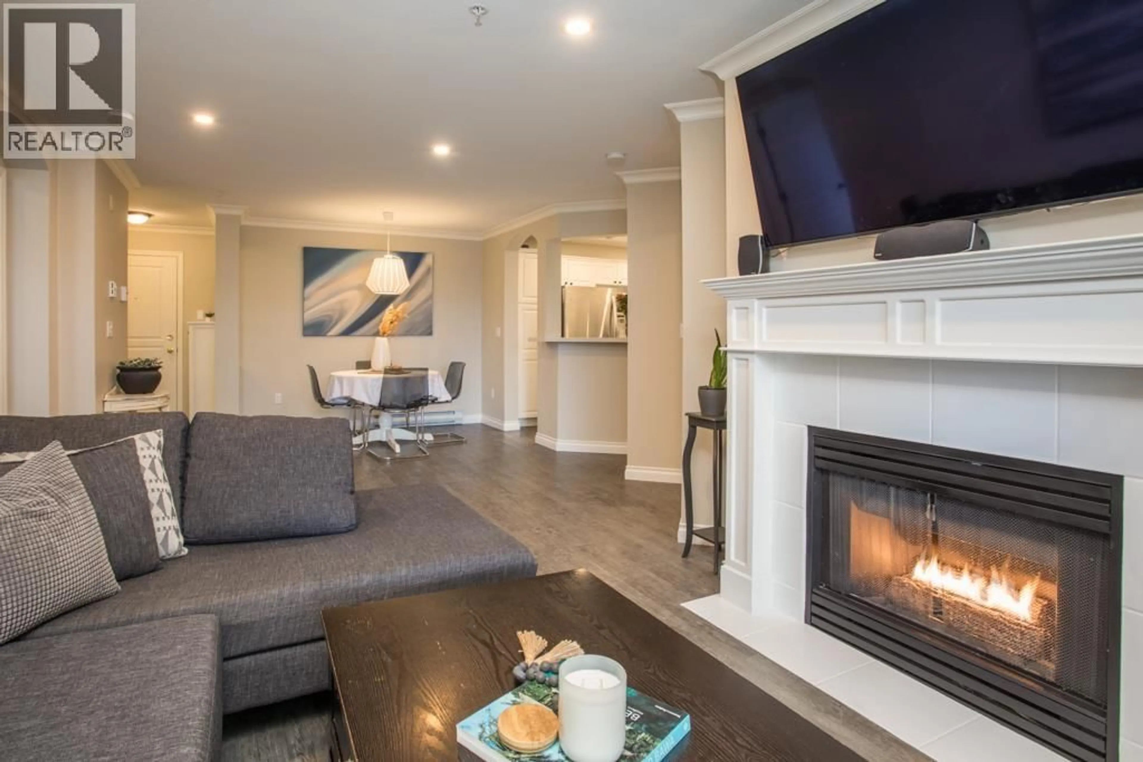 Living room with furniture, unknown for 212 - 4770 52A STREET, Delta British Columbia V4K5B5