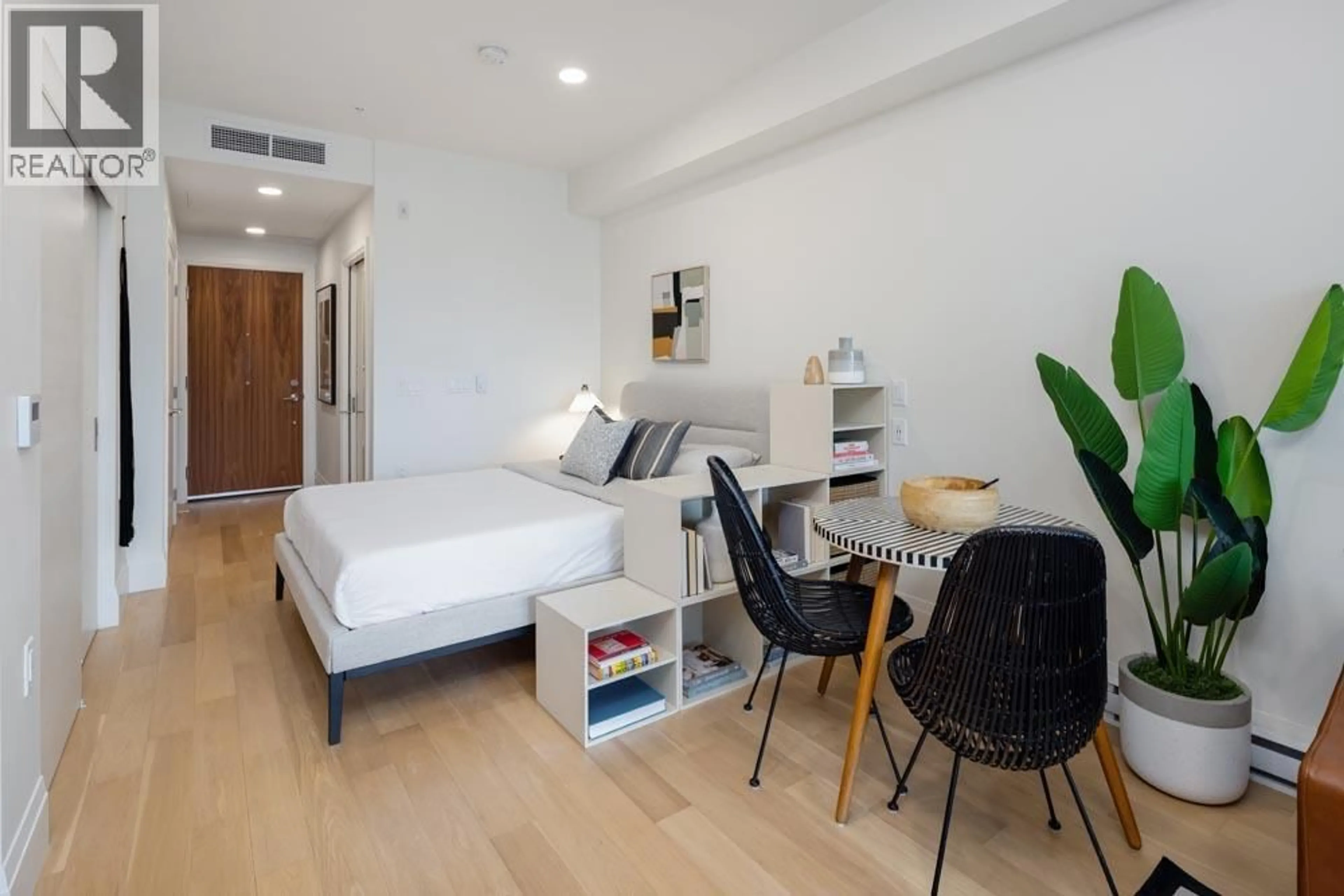 A pic of a room for 410 - 2550 GARDEN DRIVE, Vancouver British Columbia V5N4X6