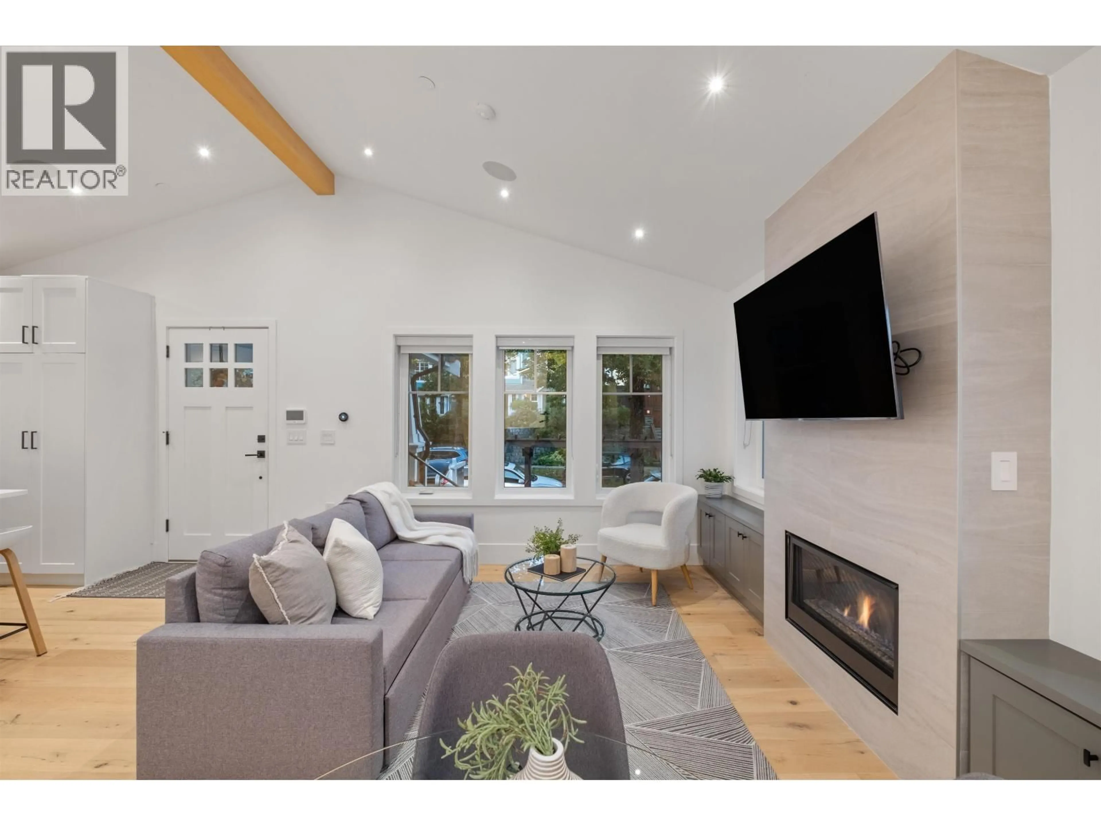 Living room with furniture, unknown for 2058 5TH AVENUE, Vancouver British Columbia V5N1M4