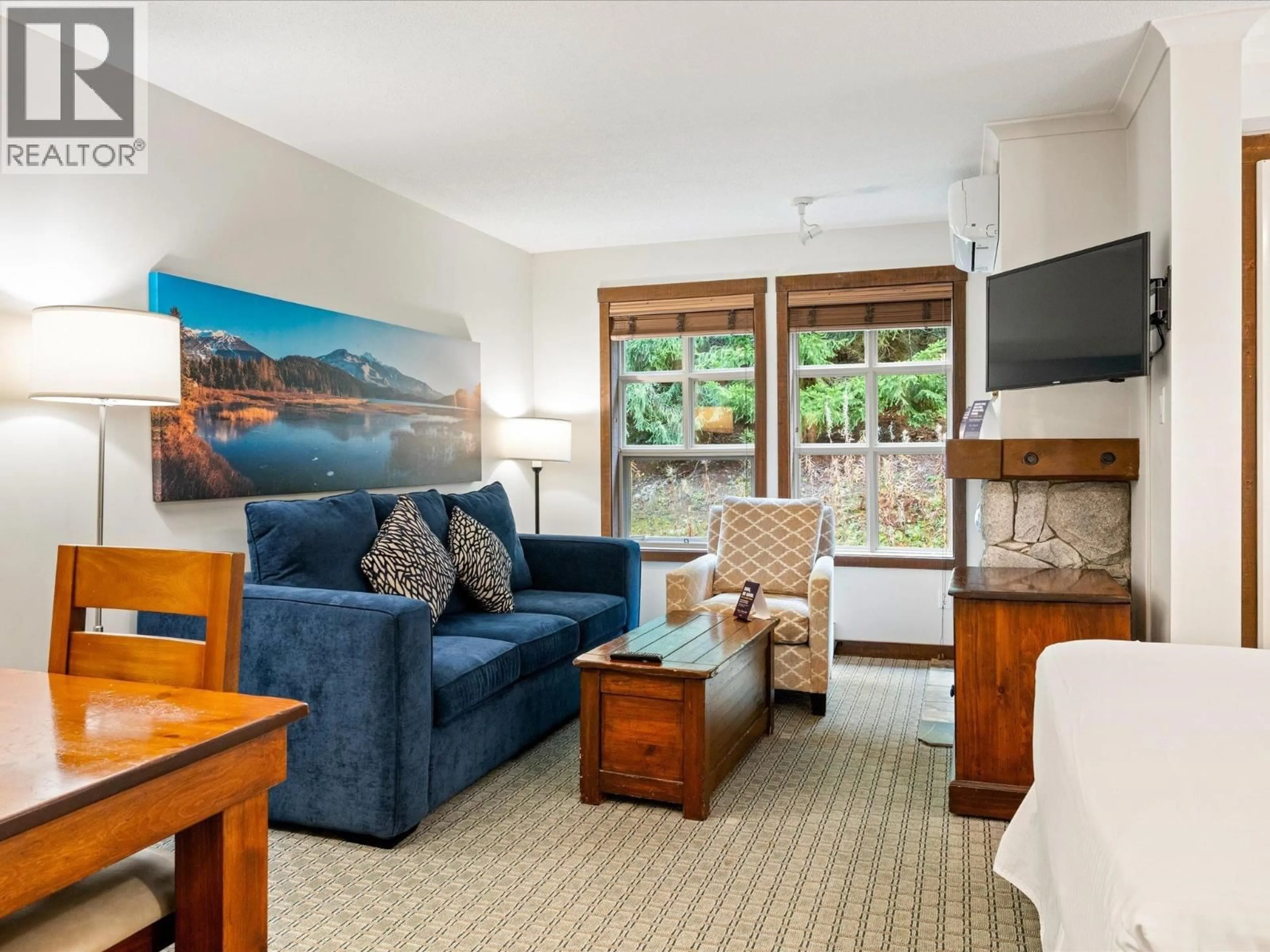 Living room with furniture, unknown for 422 - 4899 PAINTED CLIFF ROAD, Whistler British Columbia V8E1E2