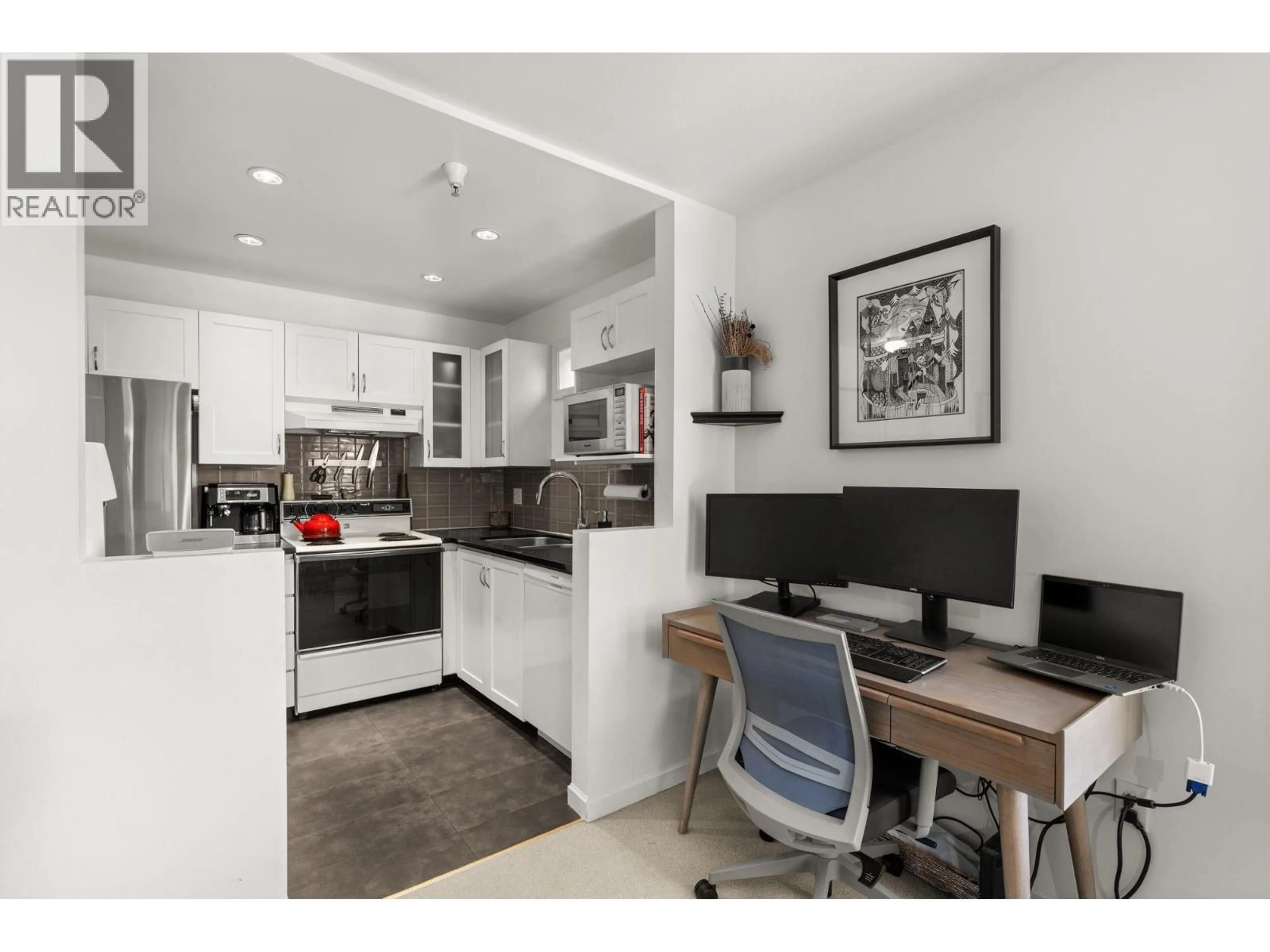 Open concept kitchen, unknown for 202 - 1537 CHARLES STREET, Vancouver British Columbia V5L2T2
