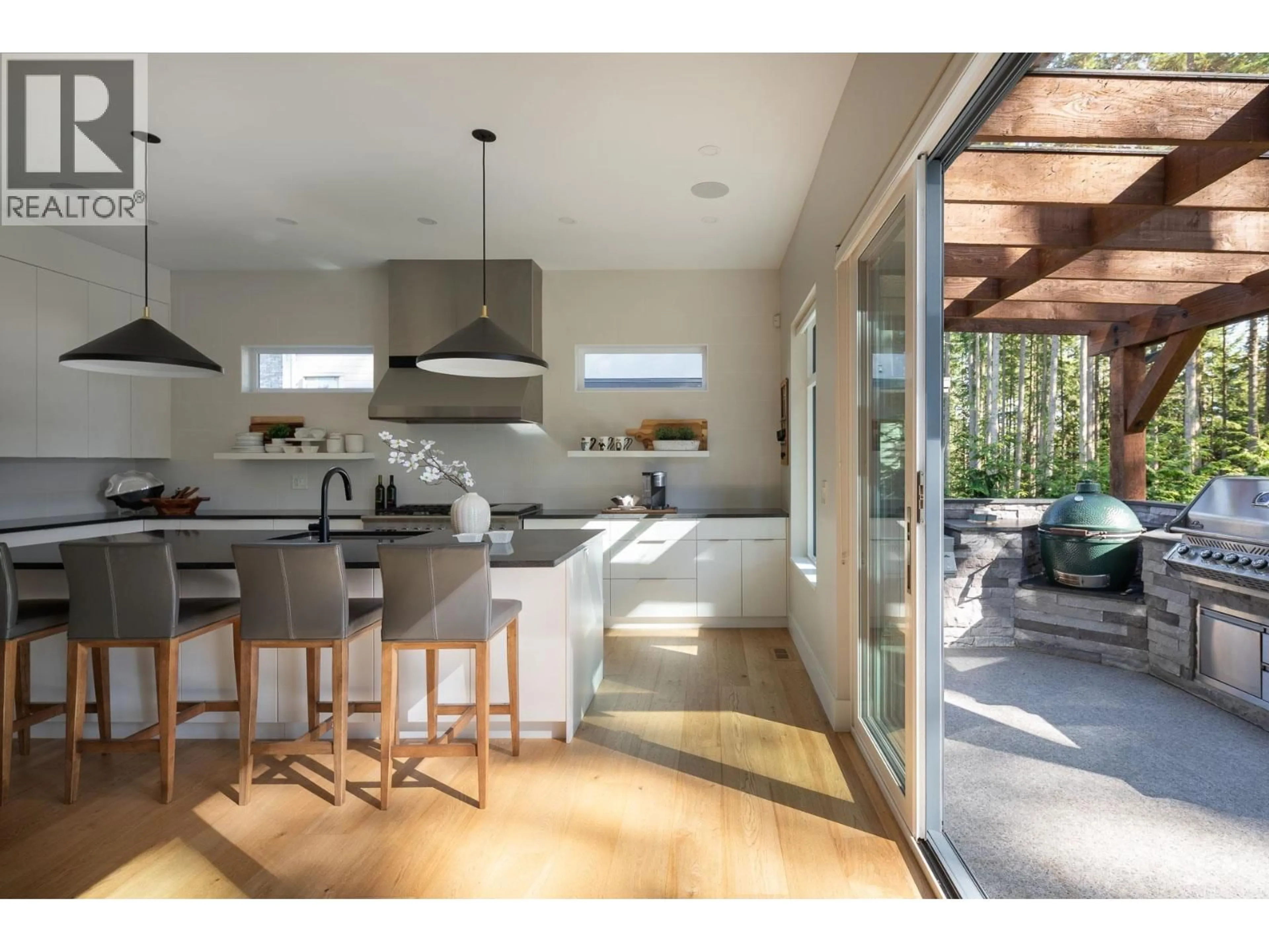 Contemporary kitchen, unknown for 1510 CRYSTAL CREEK DRIVE, Anmore British Columbia V3H0A3