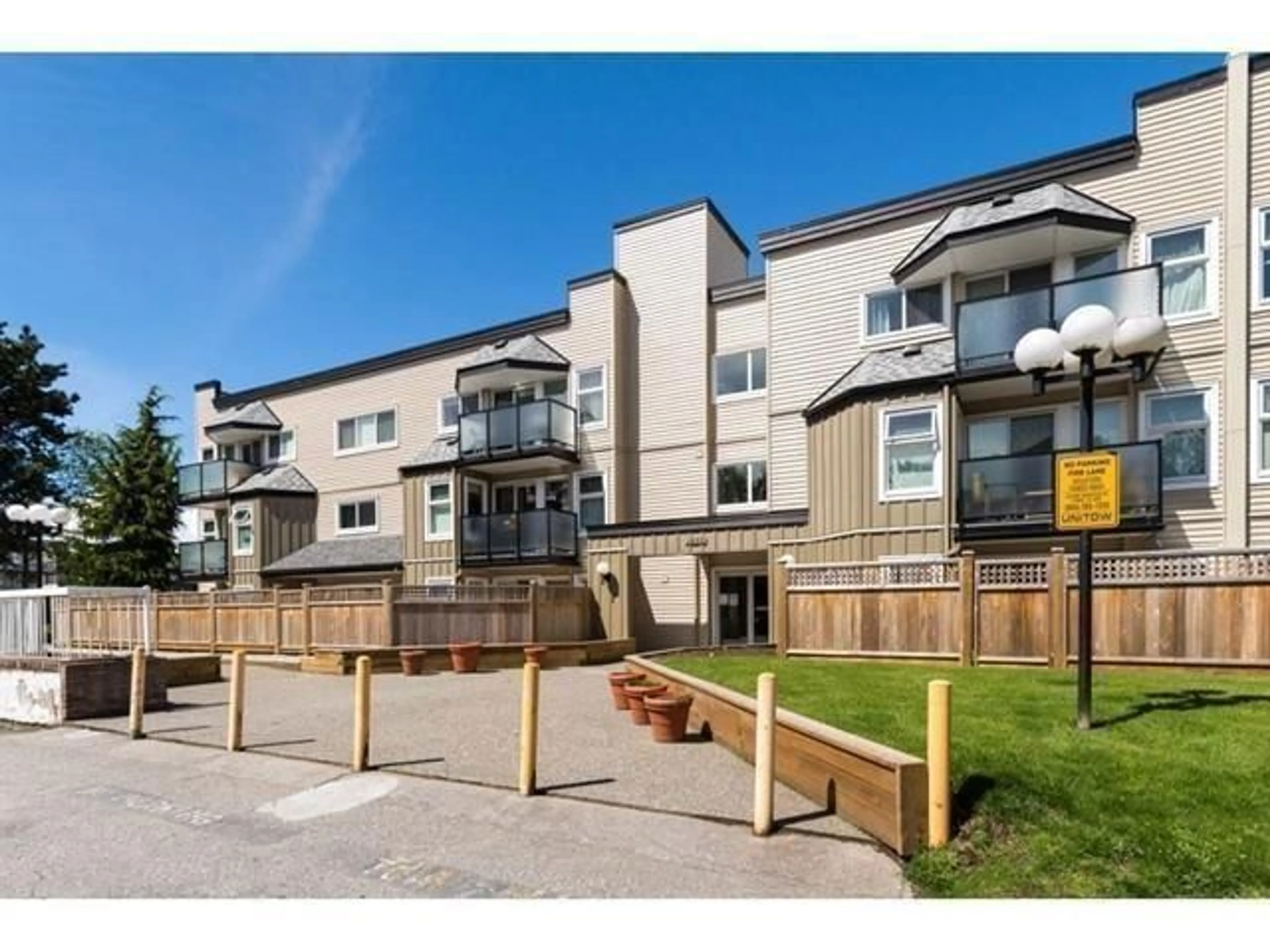A pic from outside/outdoor area/front of a property/back of a property/a pic from drone, unknown for 223 - 1850 SOUTHMERE EAST, Surrey British Columbia V4A6Y6