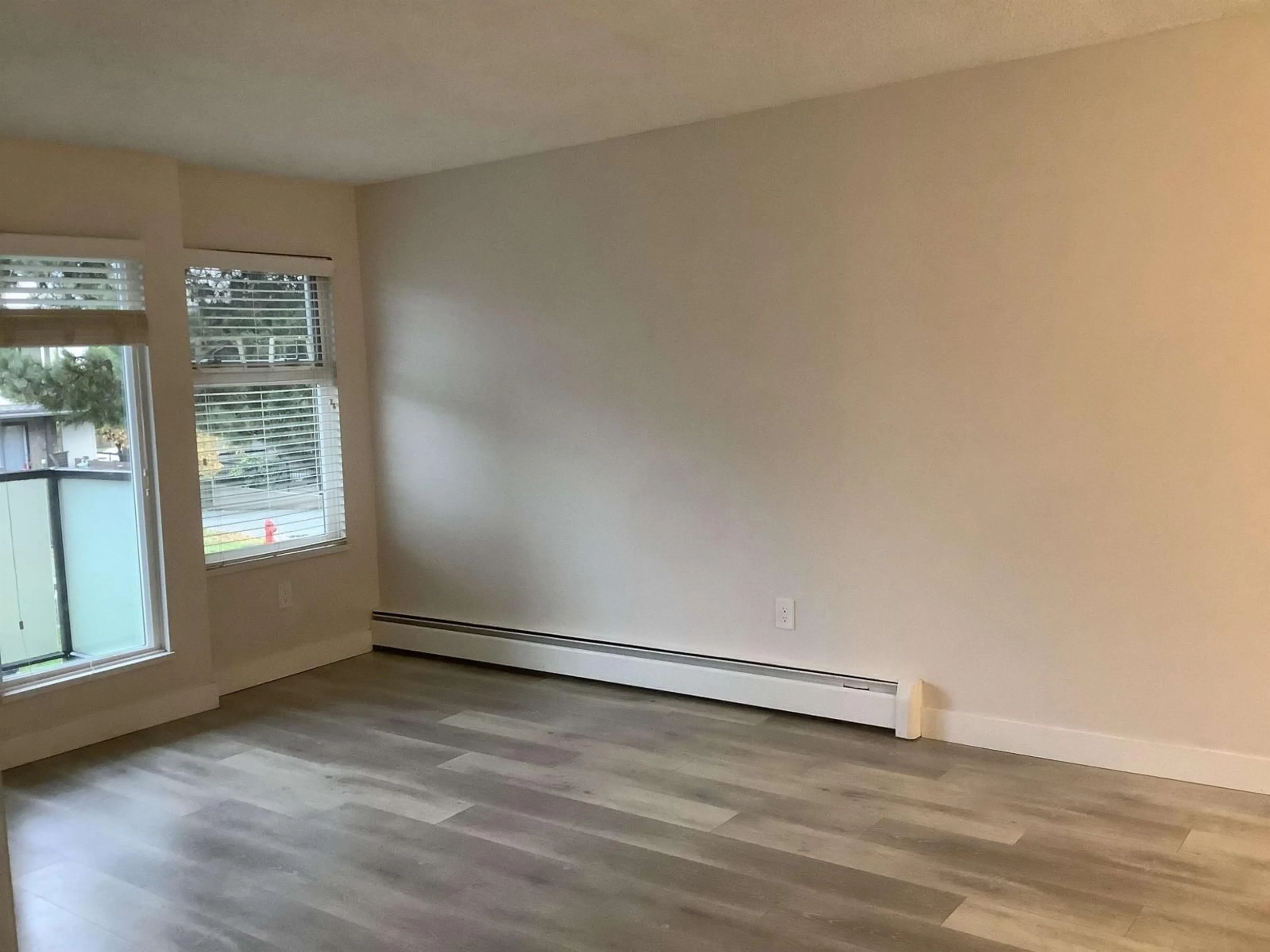 A pic of a room for 223 - 1850 SOUTHMERE CRESCENT EAST, Surrey British Columbia V4A6Y6