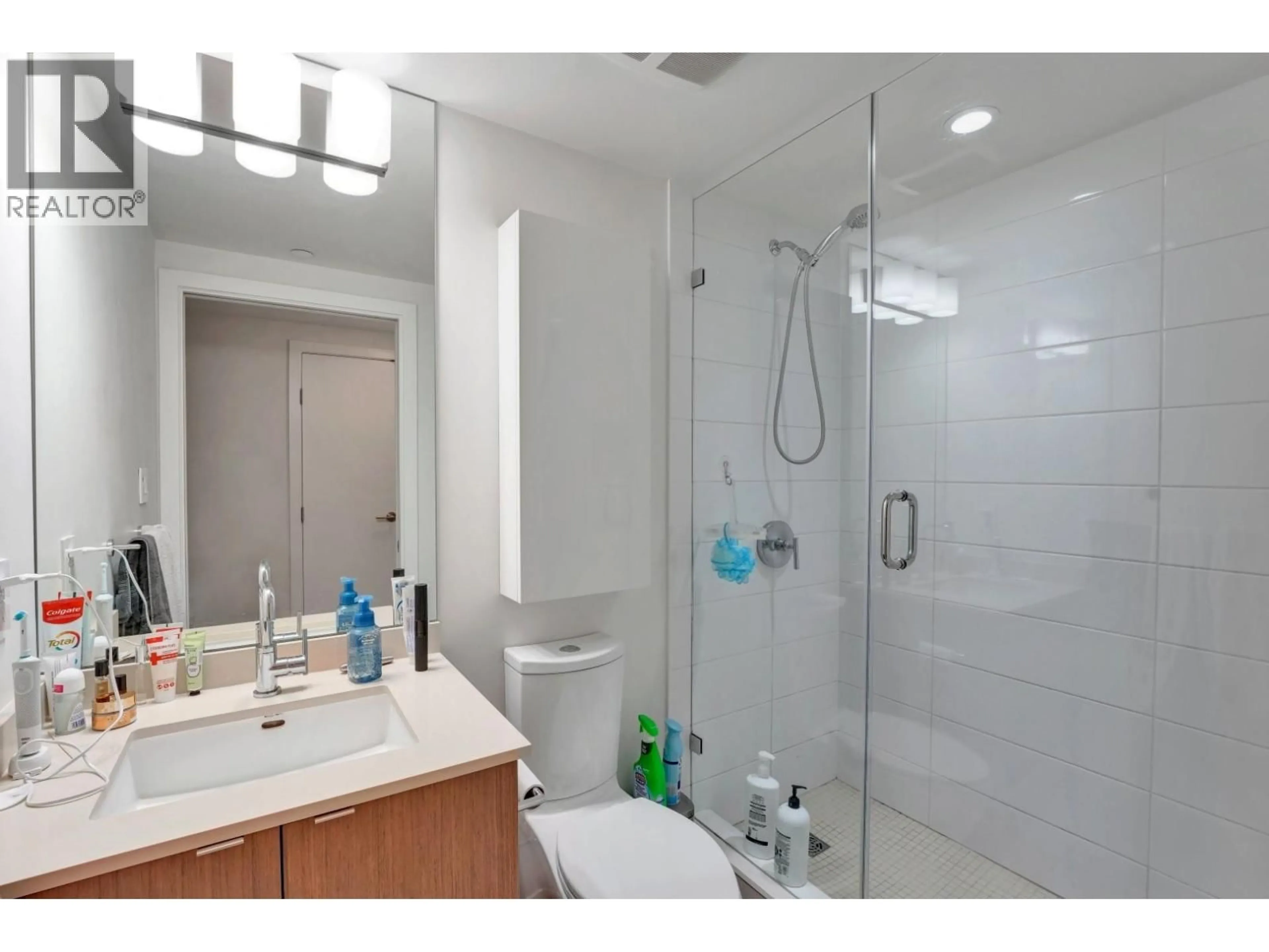 Standard bathroom, ceramic/tile floor for 1510 - 111 1ST AVENUE, Vancouver British Columbia V6A0E9
