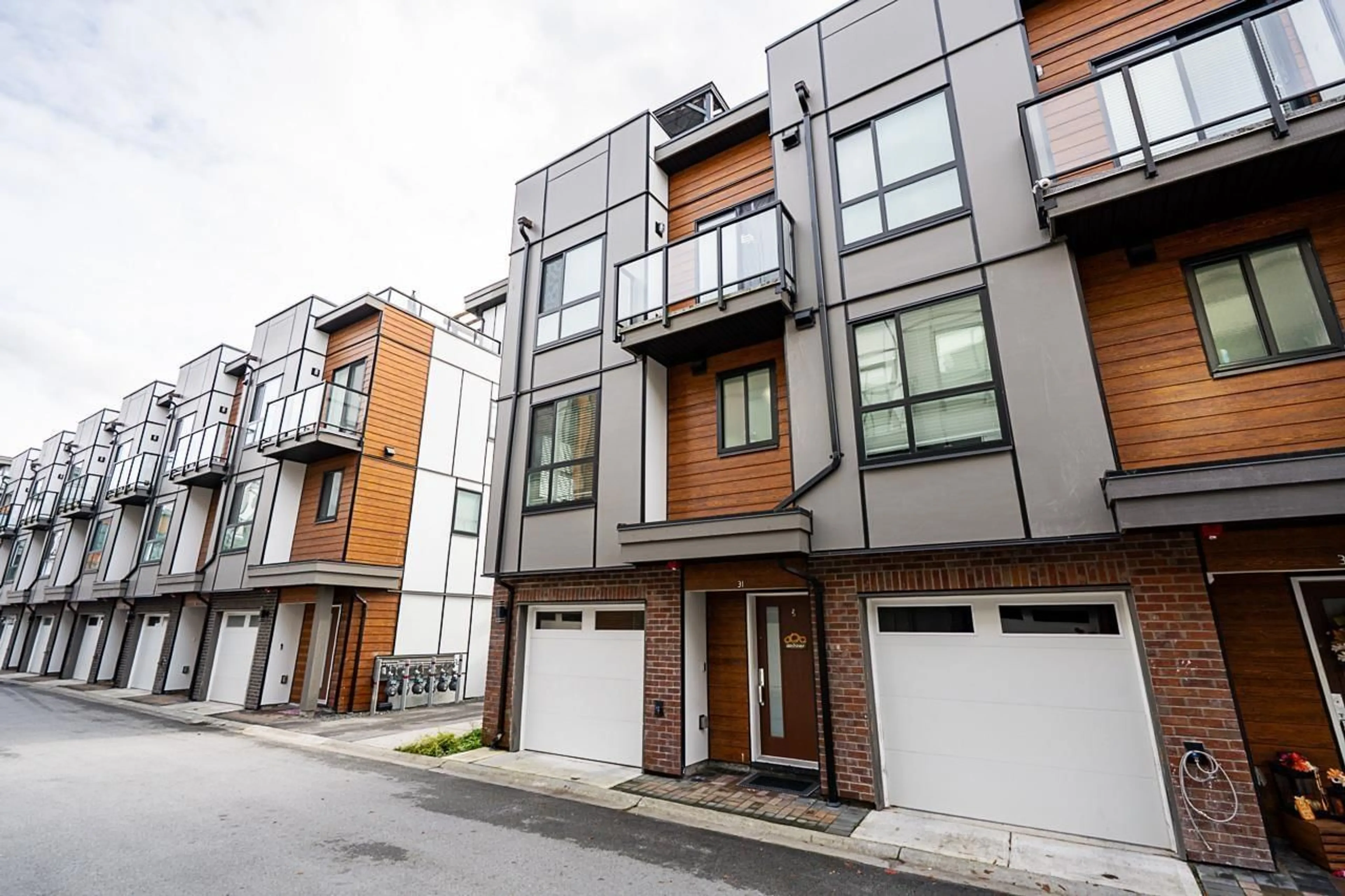 Unknown for 31 - 19760 55, Langley British Columbia V3A0L1