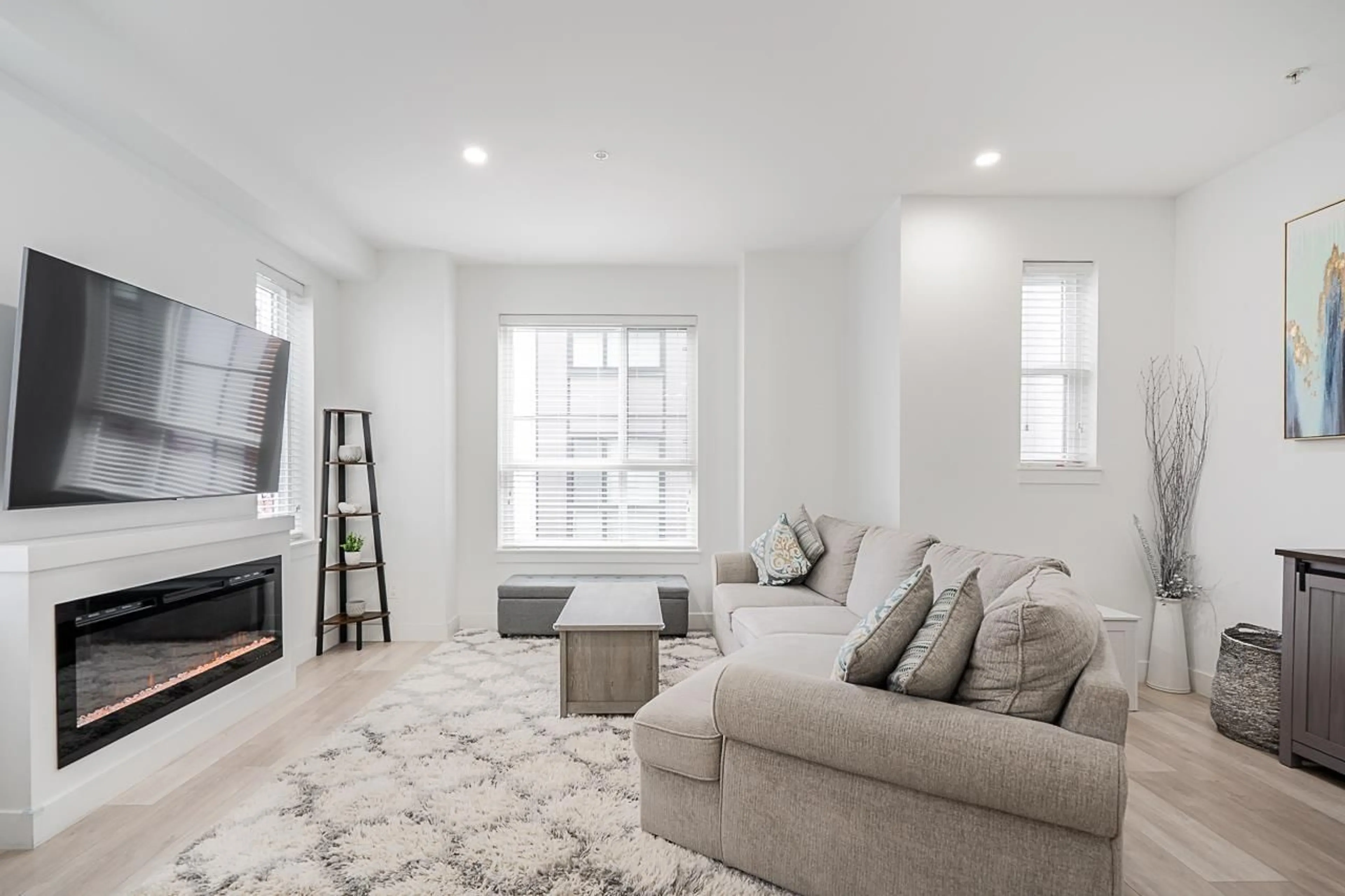 Living room with furniture, unknown for 31 - 19760 55, Langley British Columbia V3A0L1