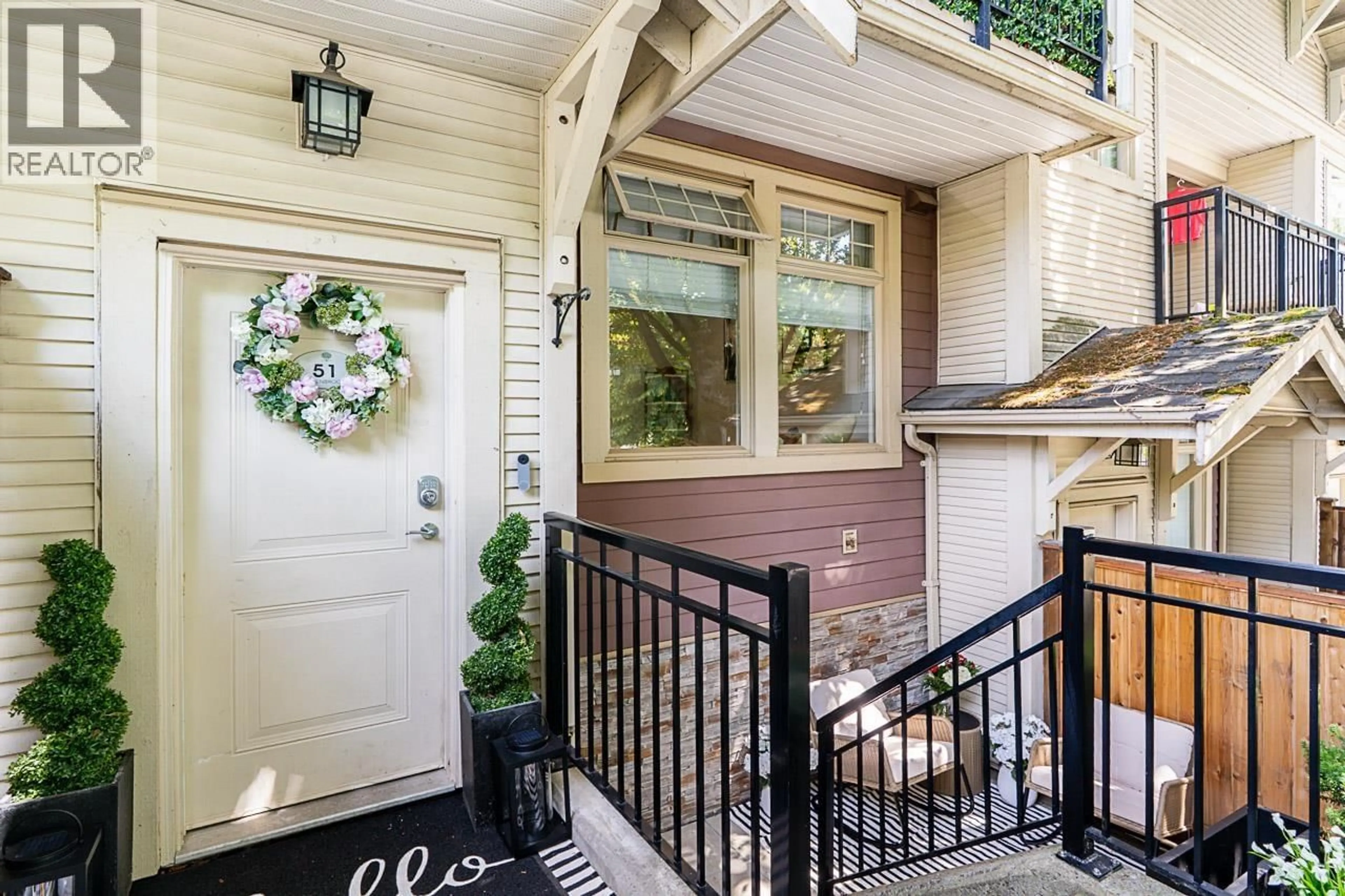 Indoor entryway for 51 - 245 FRANCIS WAY, New Westminster British Columbia V3L0A7