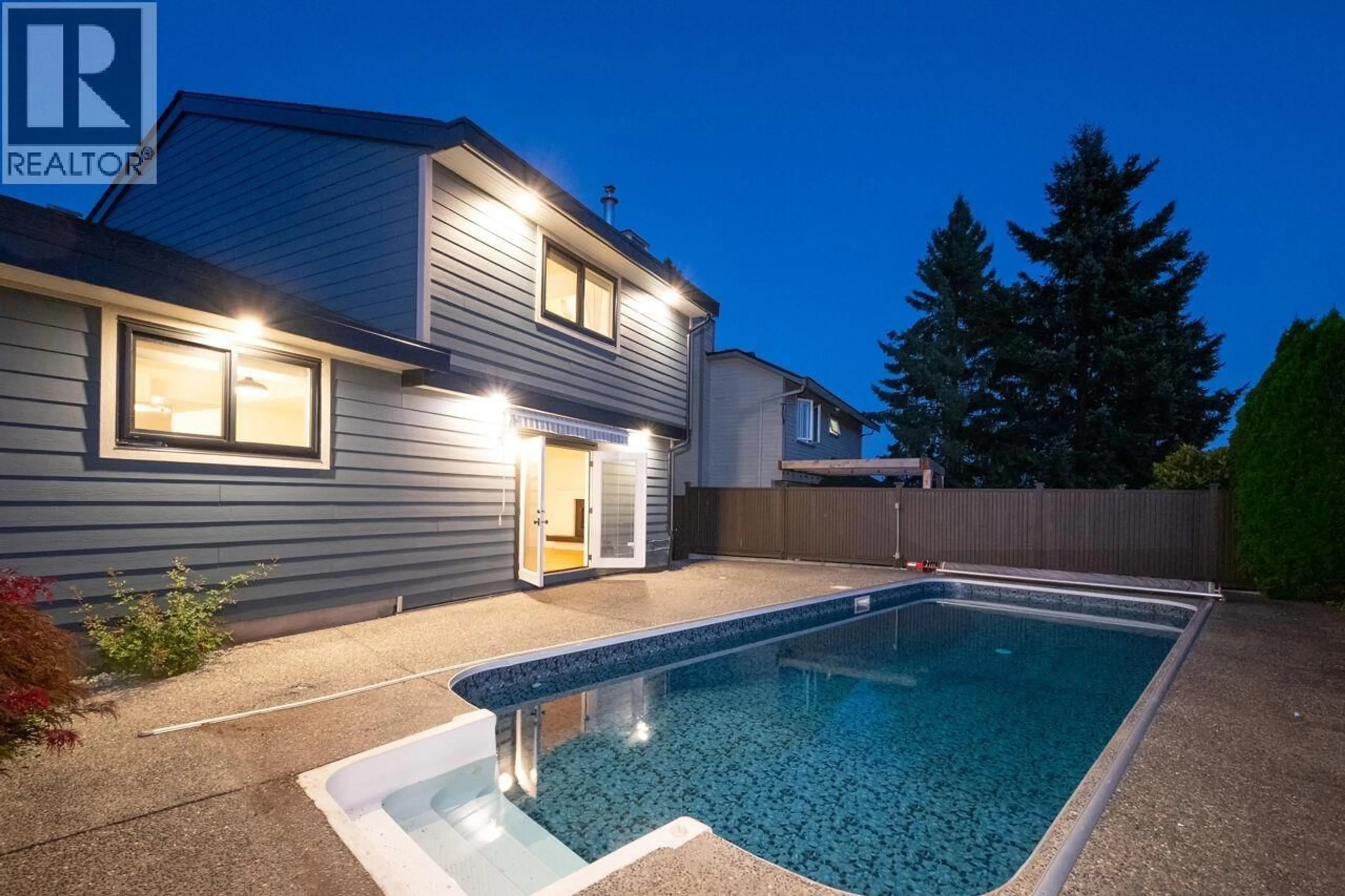 Pool for 5 CAMPION COURT, Port Moody British Columbia V3H4A9