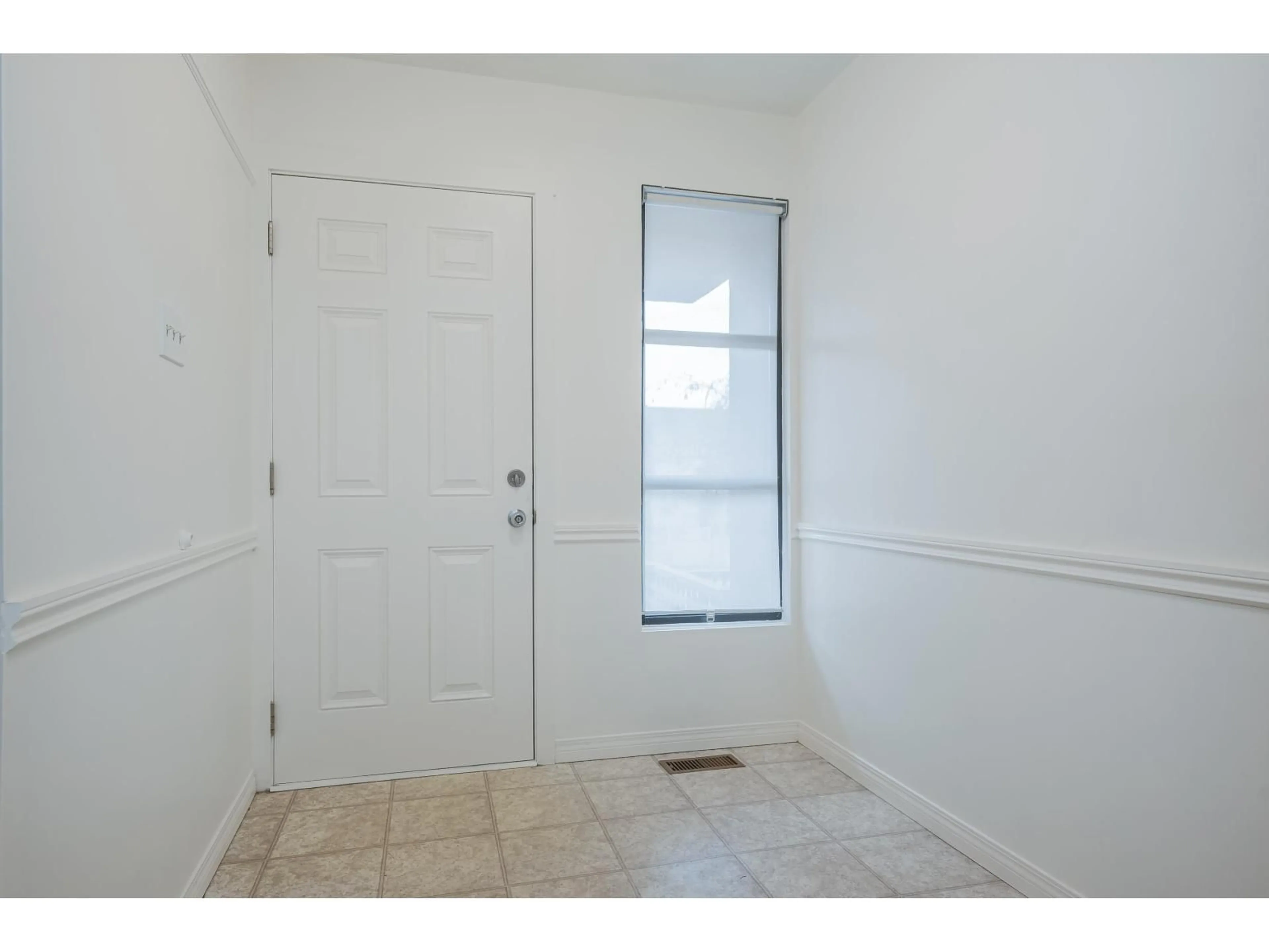 Unknown for 19 - 13775 102, Surrey British Columbia V3T1N9