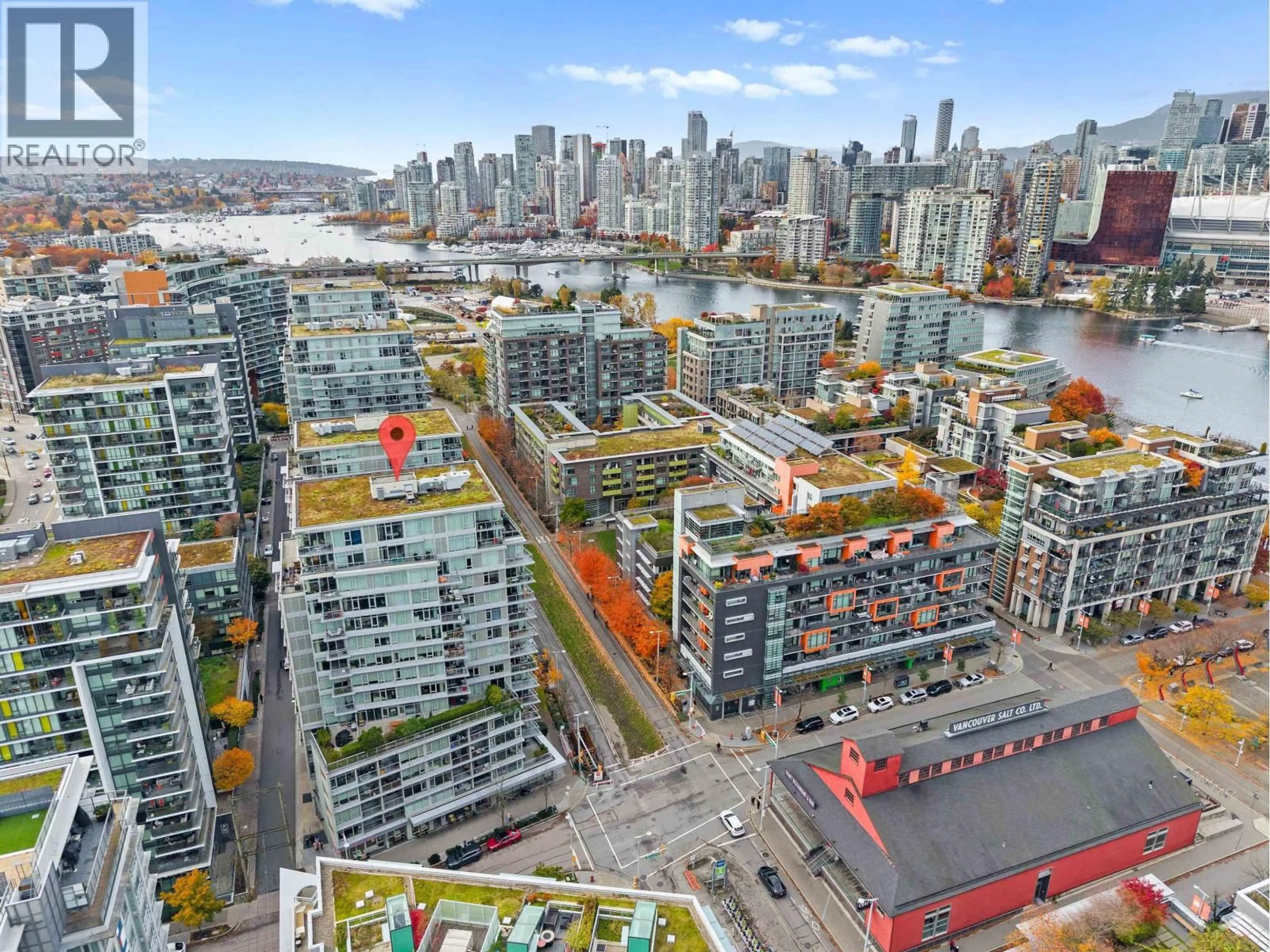 A pic from outside/outdoor area/front of a property/back of a property/a pic from drone, city buildings view from balcony for 1006 - 108 1ST AVENUE, Vancouver British Columbia V5Y0H4