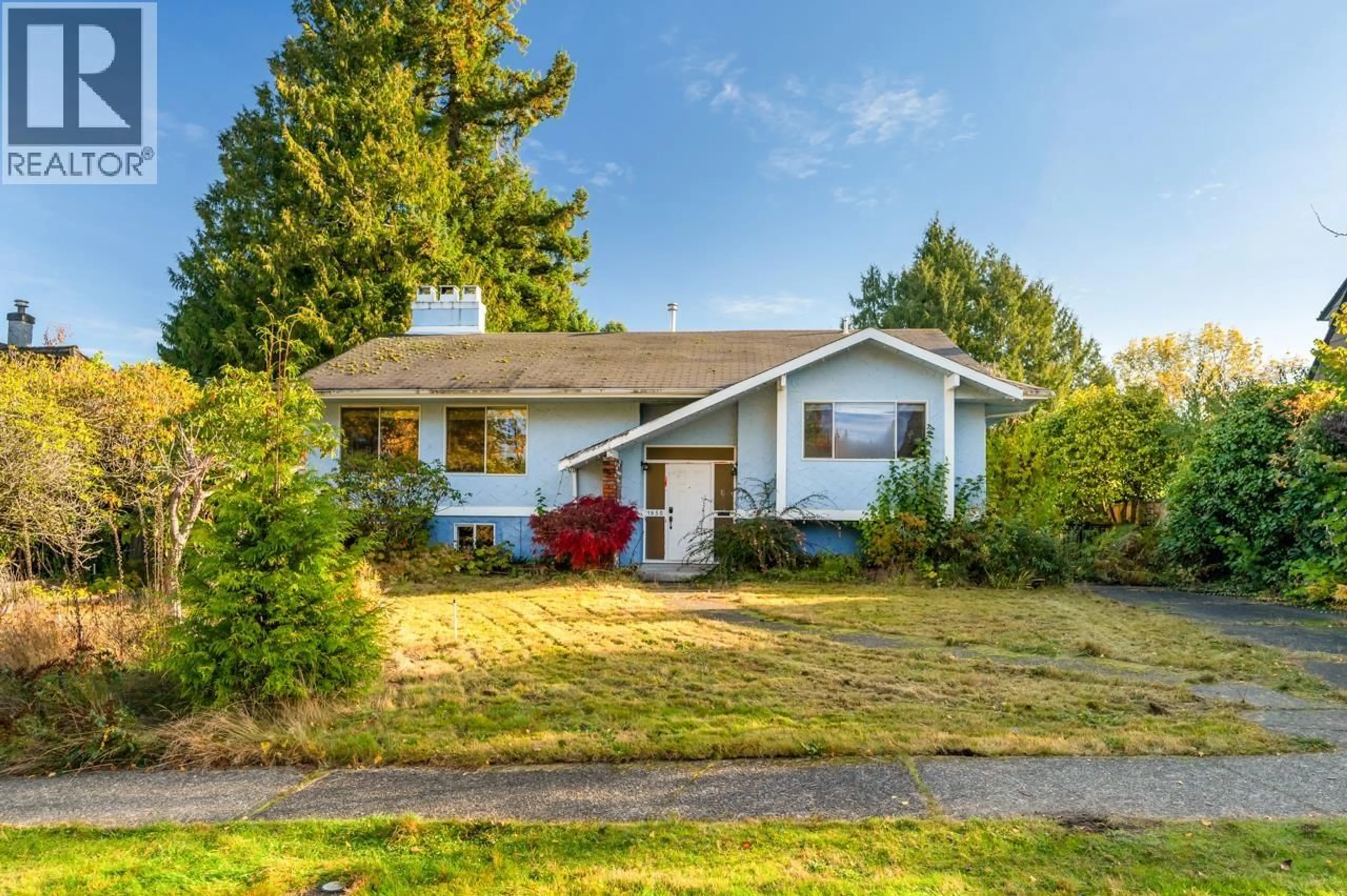 Home with vinyl exterior material, street for 1650 WESTERN PARKWAY, Vancouver British Columbia V6T1V3