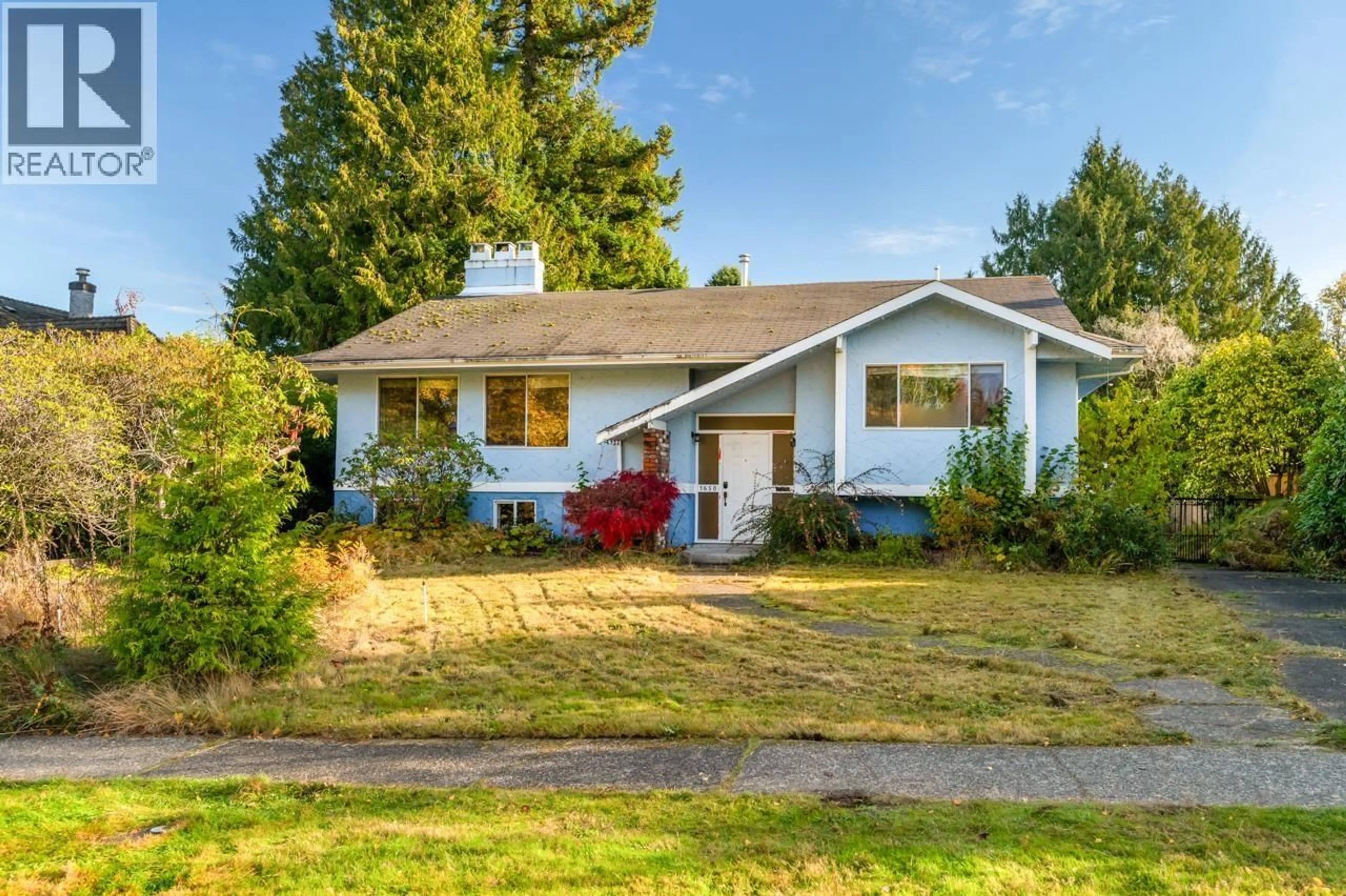 Home with vinyl exterior material, street for 1650 WESTERN PARKWAY, Vancouver British Columbia V6T1V3