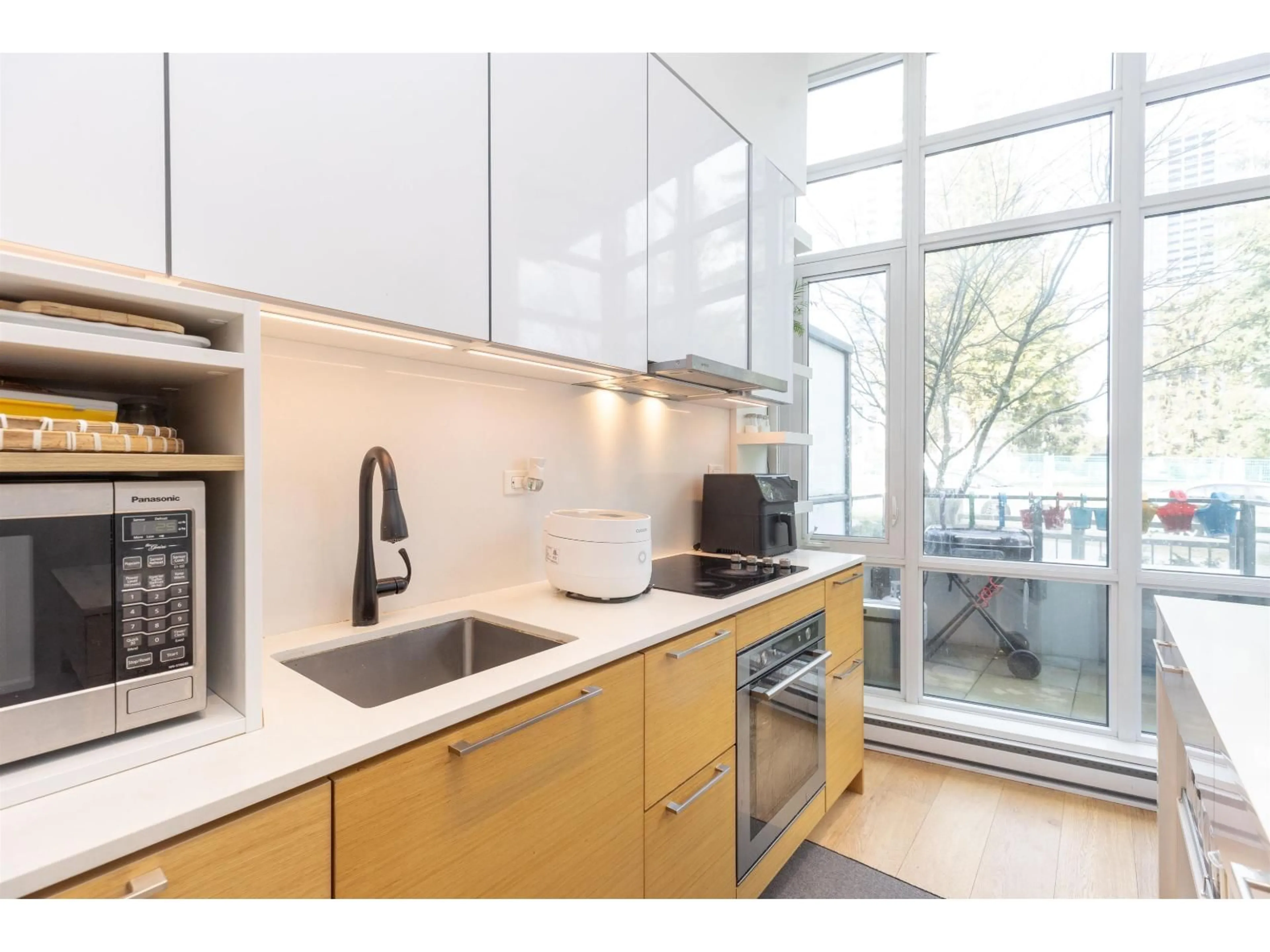 Standard kitchen, unknown for 108 - 13438 CENTRAL AVENUE, Surrey British Columbia V3T0N2