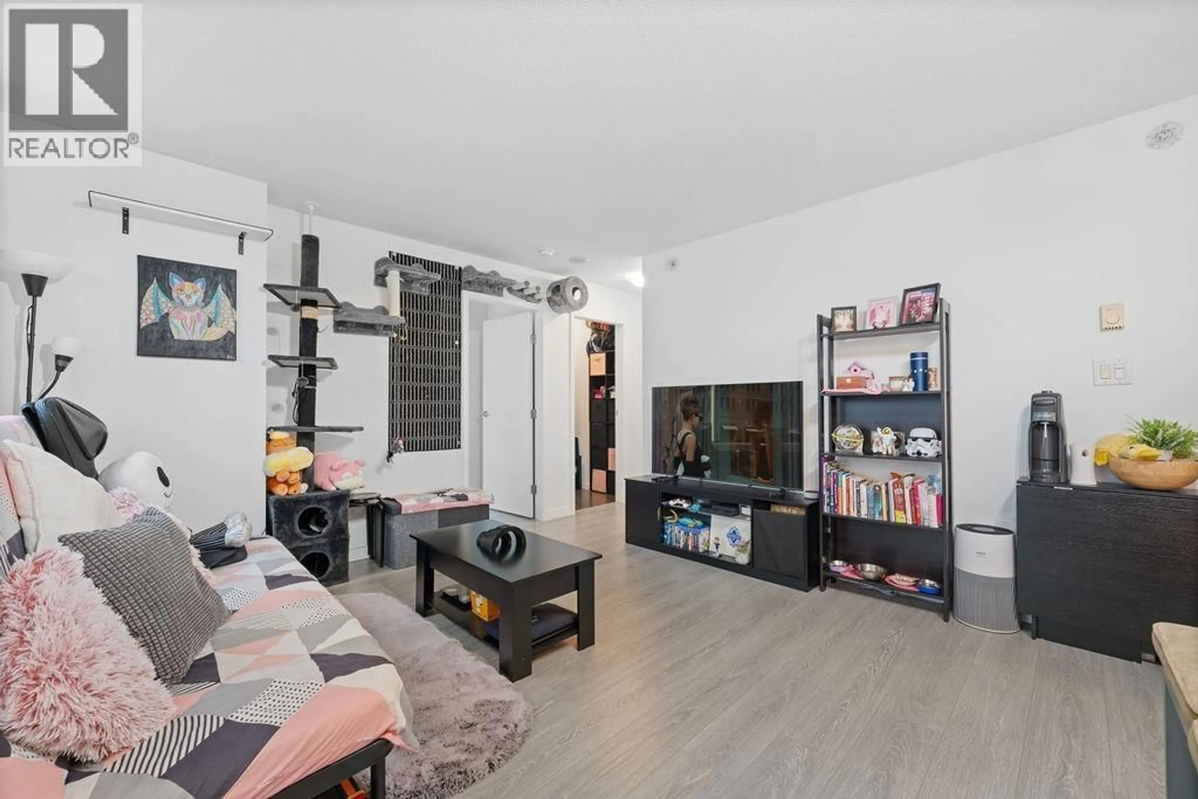 Living room with furniture, unknown for 2205 - 111 GEORGIA STREET, Vancouver British Columbia V6B1T8